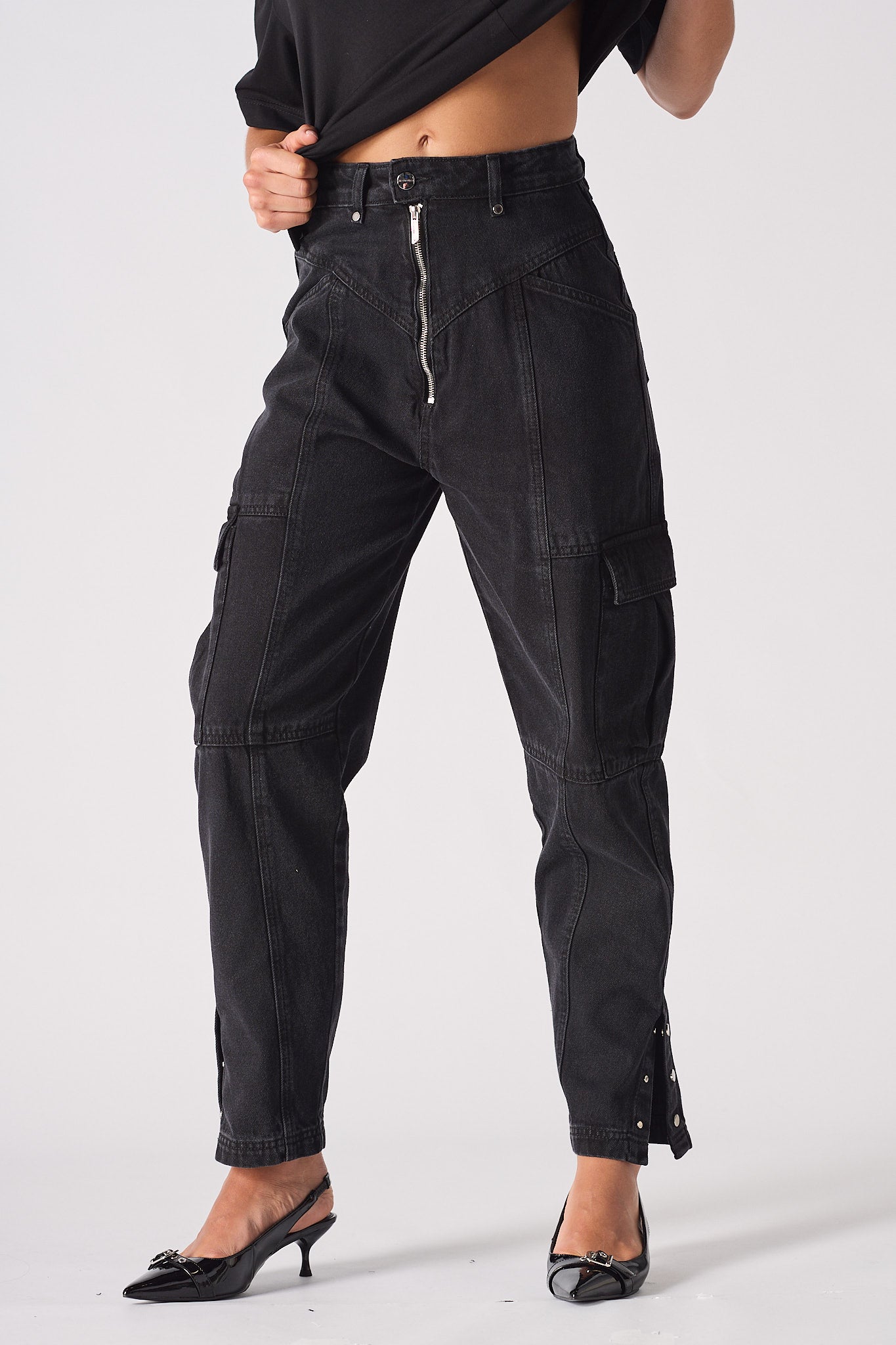 STRAIGHT LEG CARGO JEANS  - BLACK