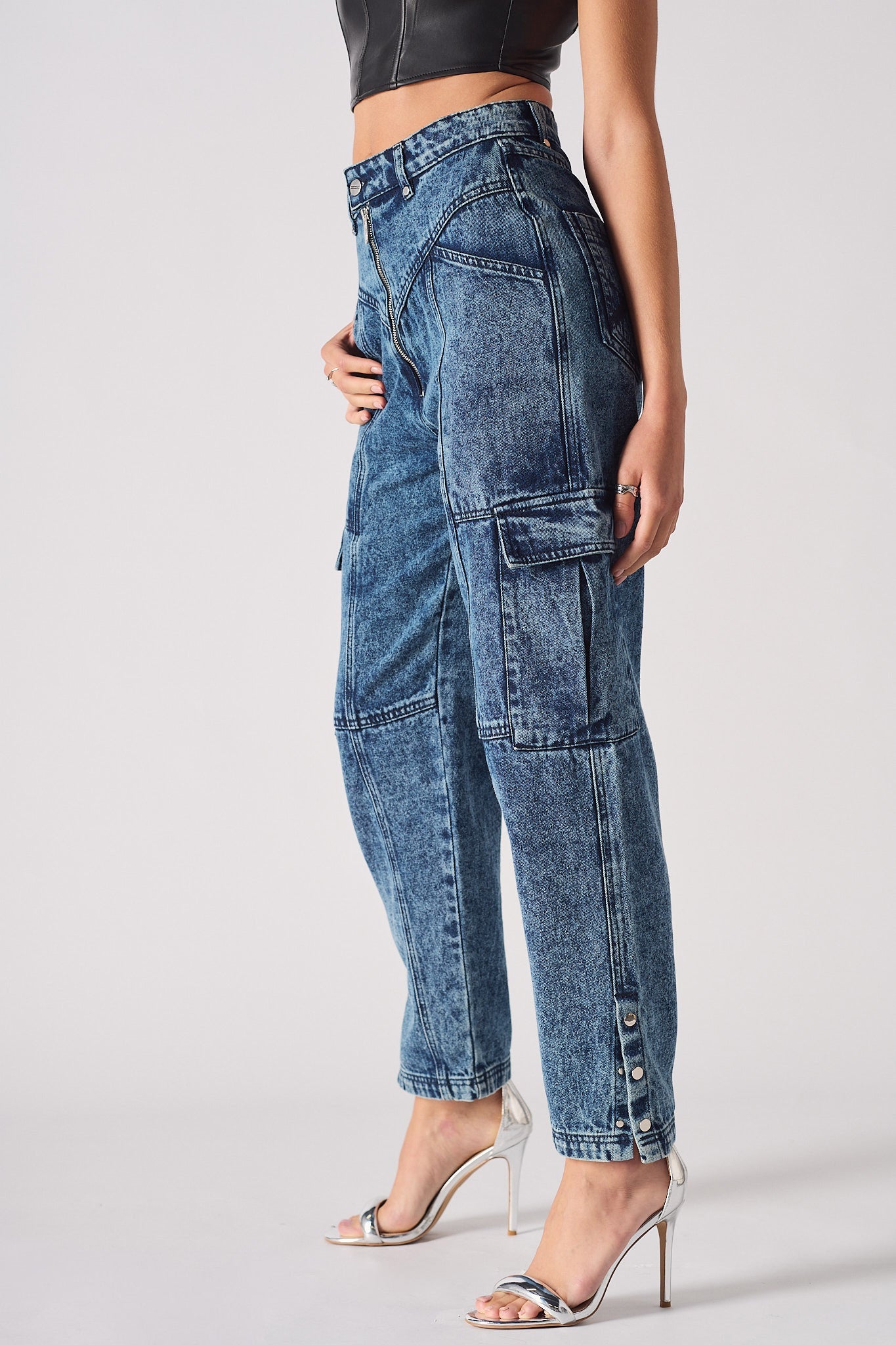 STRAIGHT LEG CARGO JEANS - BLUE
