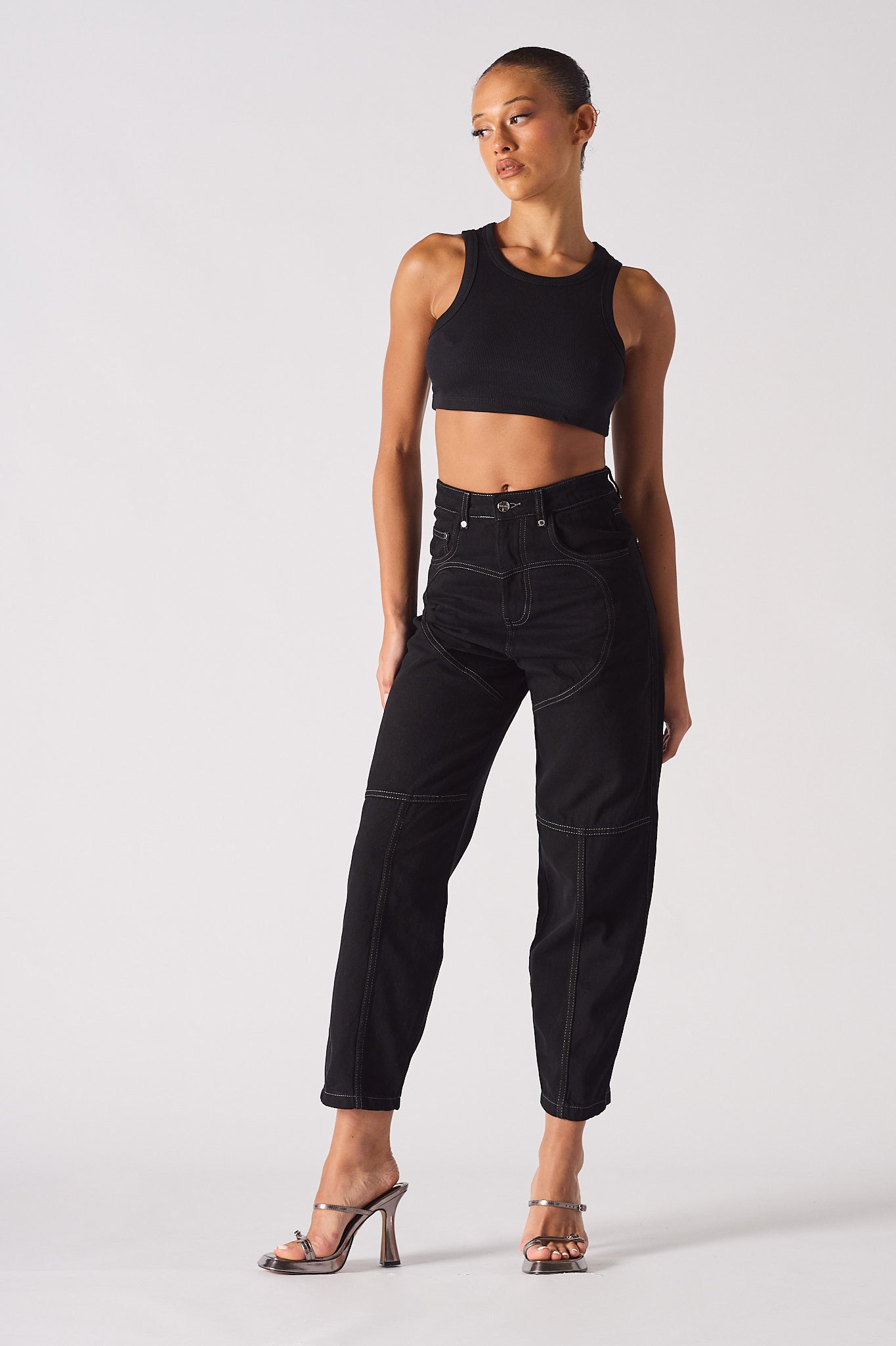 STRAIGHT LEG JEANS - BLACK