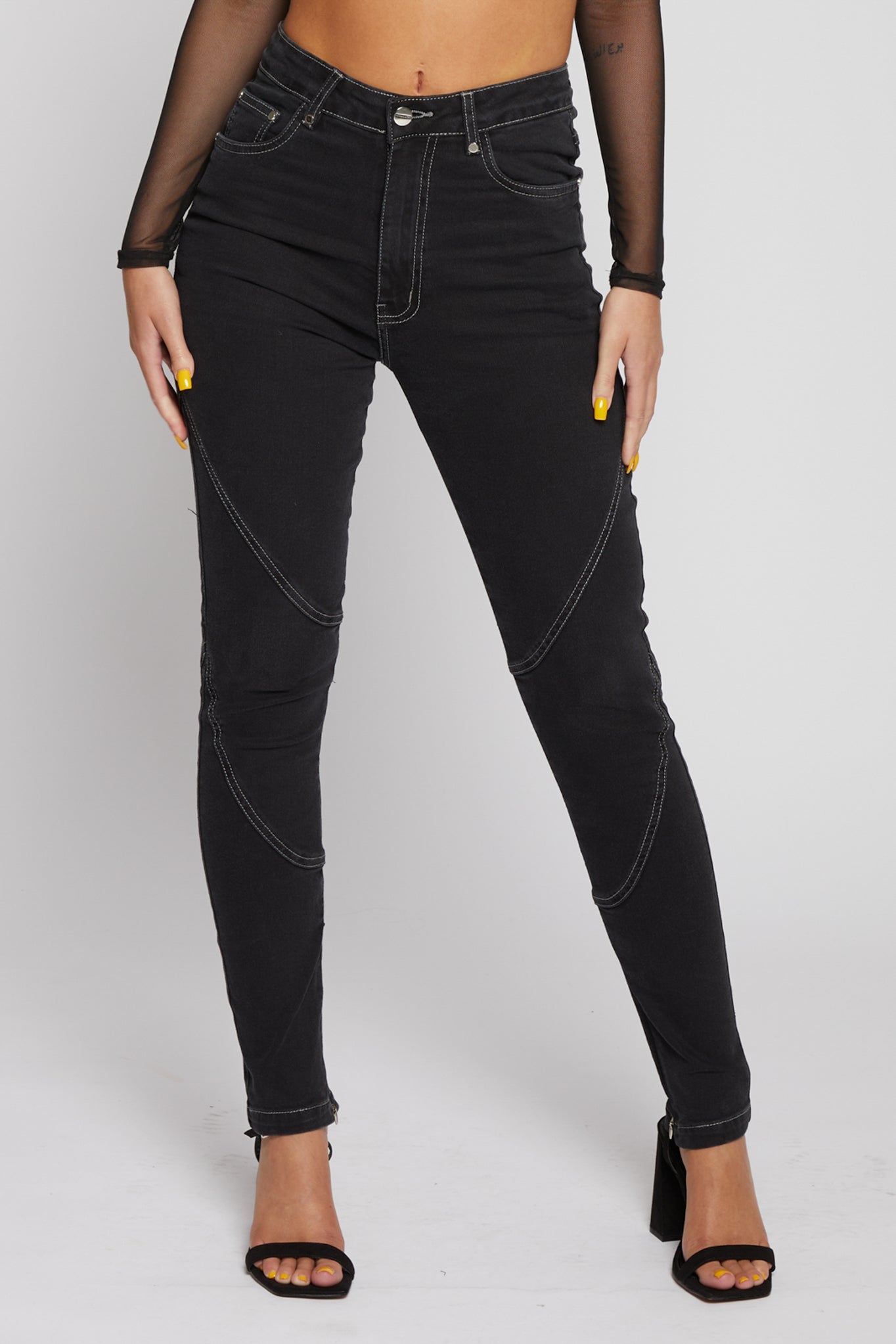 HIGH WAISTED SKINNY JEANS - BLACK