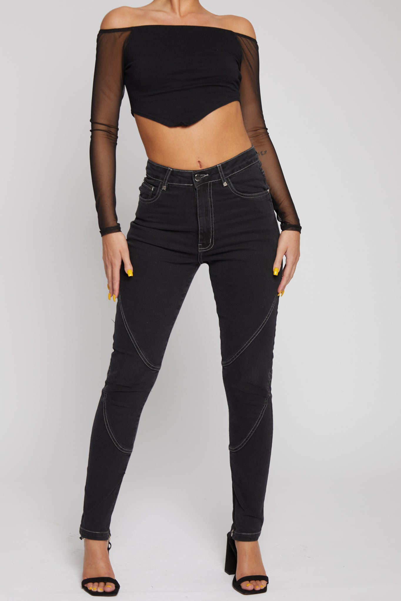 HIGH WAISTED SKINNY JEANS - BLACK
