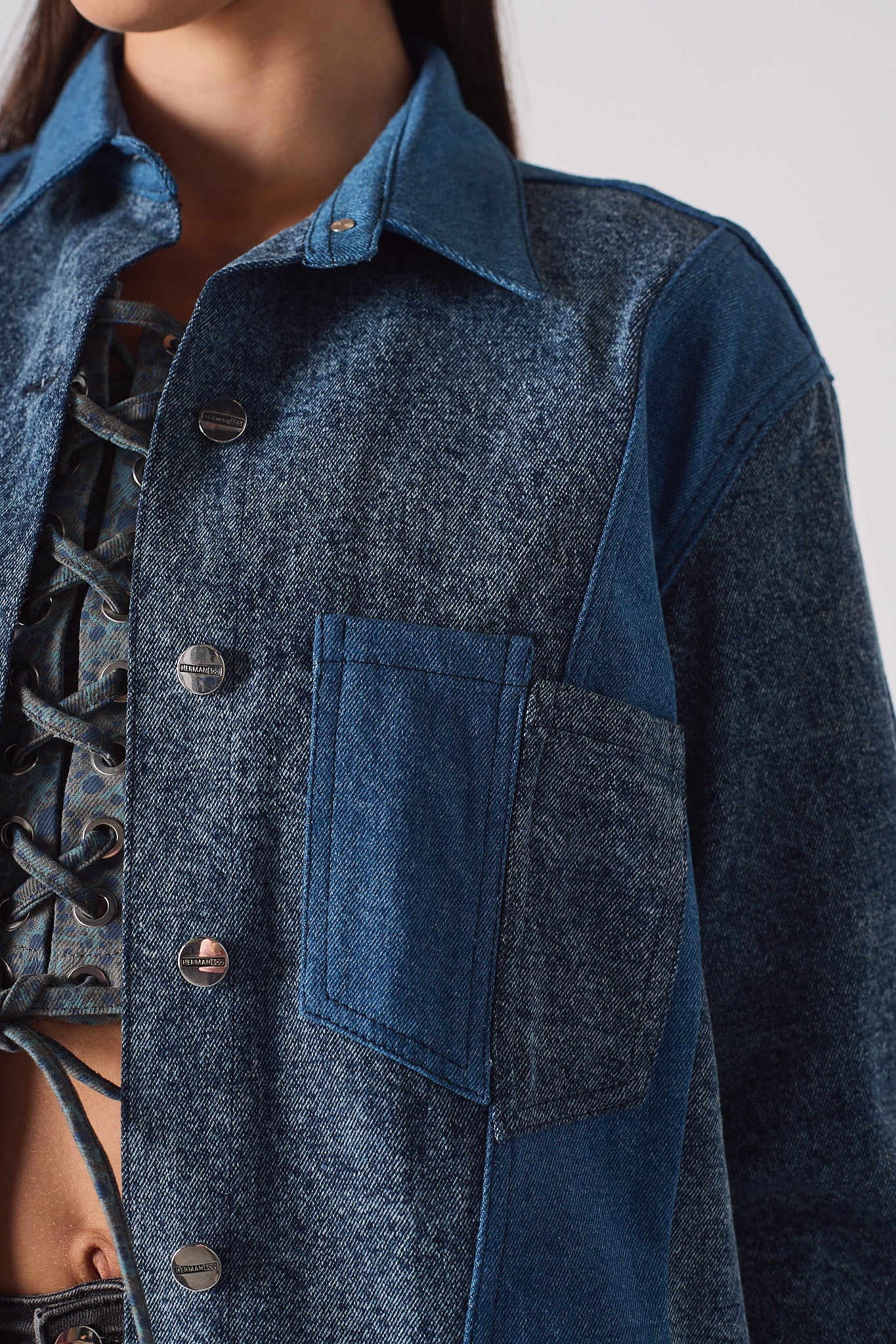 CONTRAST PANEL DENIM SHIRT - BLUE ACID WASH