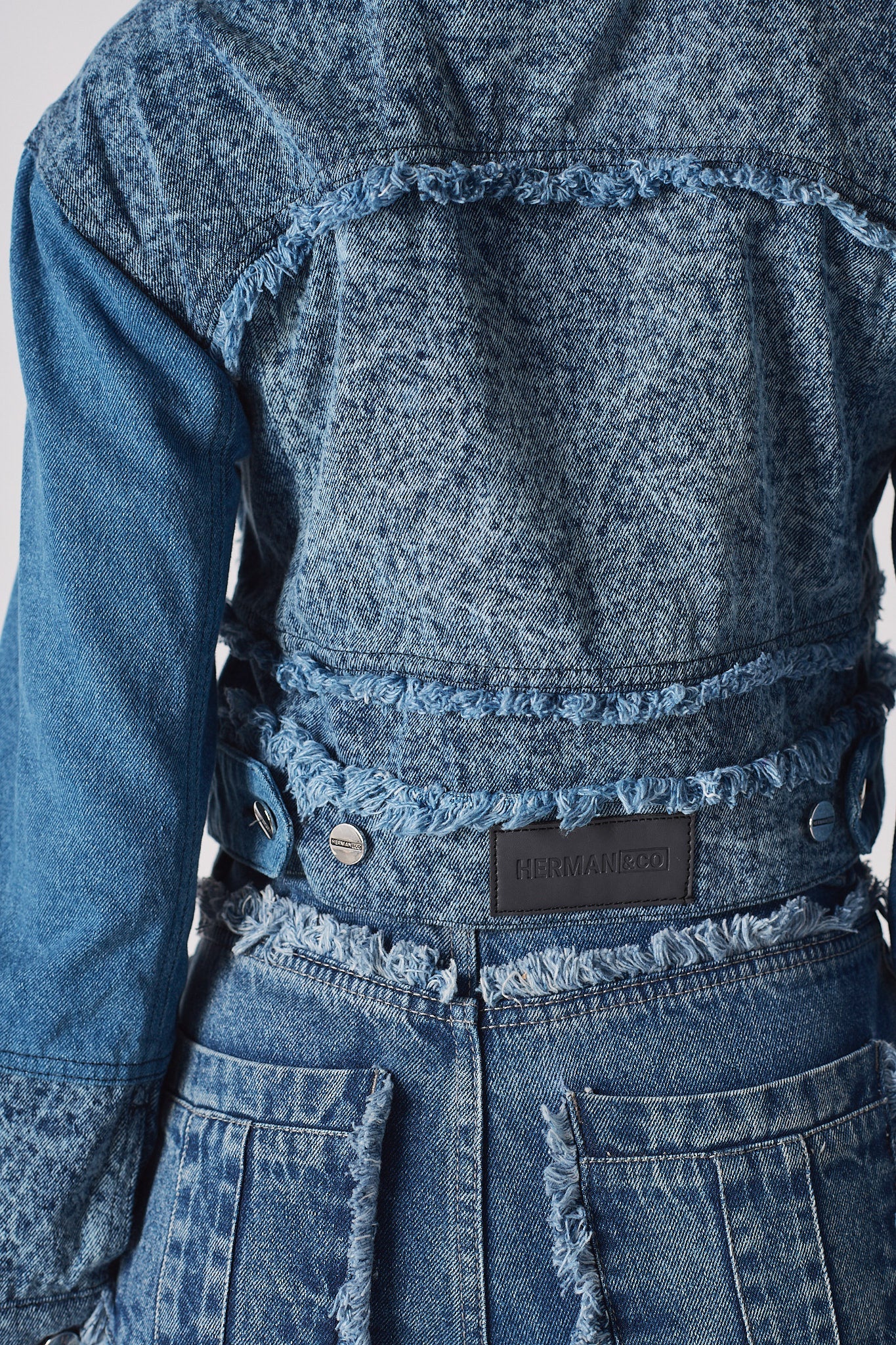 CROPPED DENIM JACKET - LIGHT BLUE