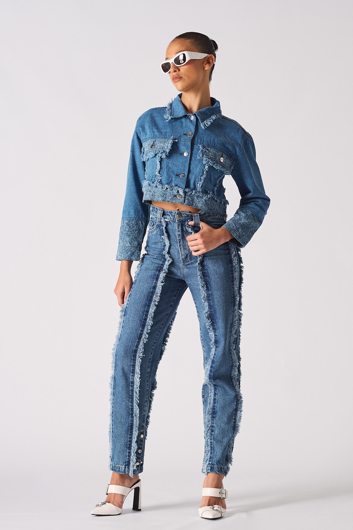 CROPPED DENIM JACKET - LIGHT BLUE