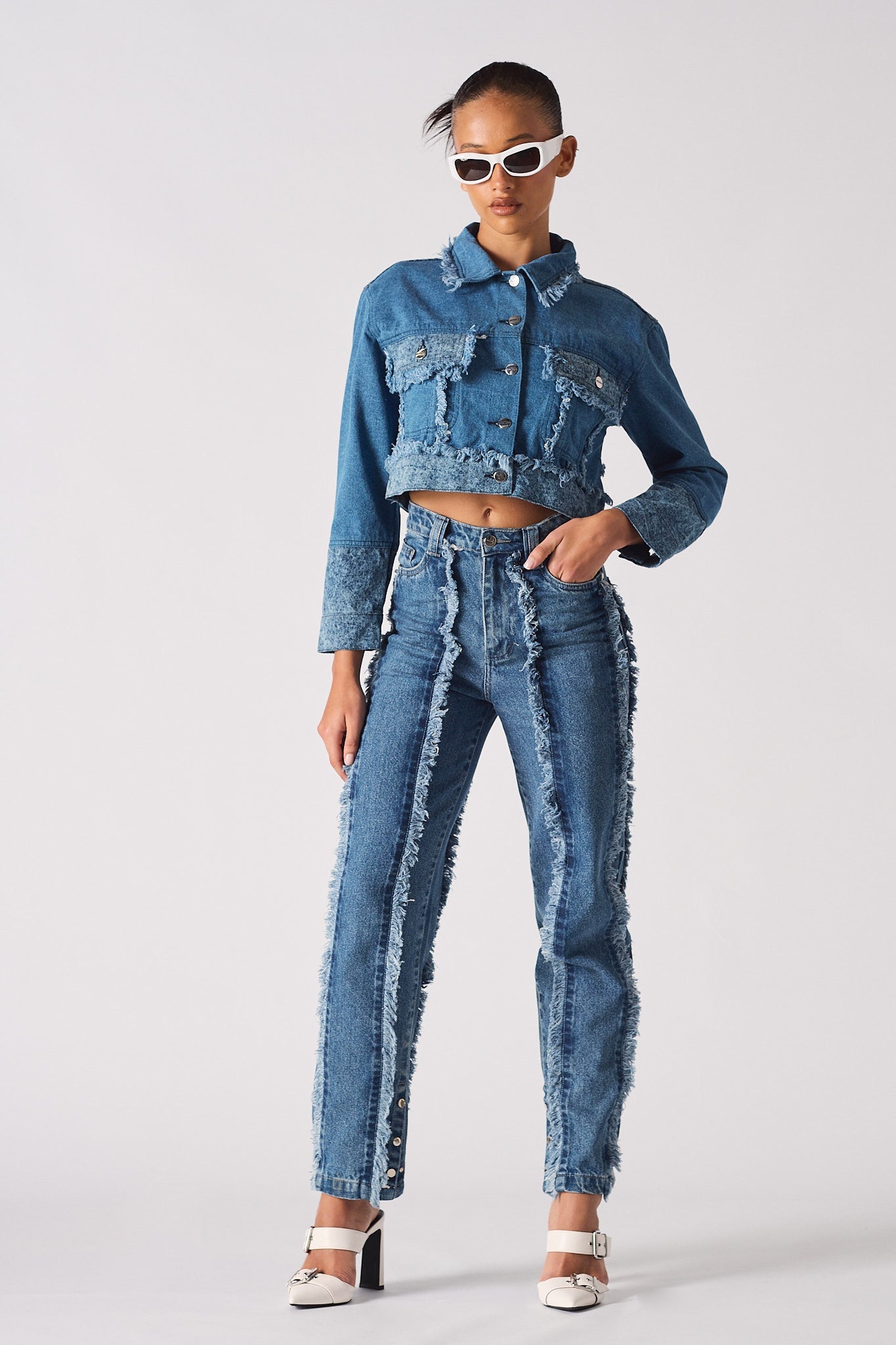 CROPPED DENIM JACKET - LIGHT BLUE