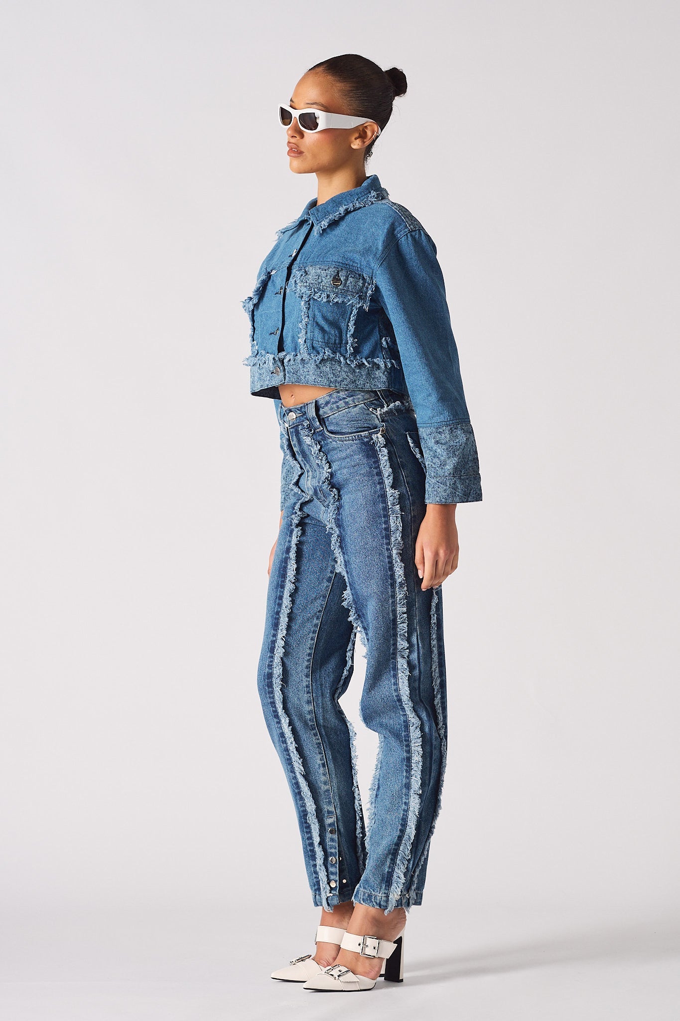 CROPPED DENIM JACKET - LIGHT BLUE
