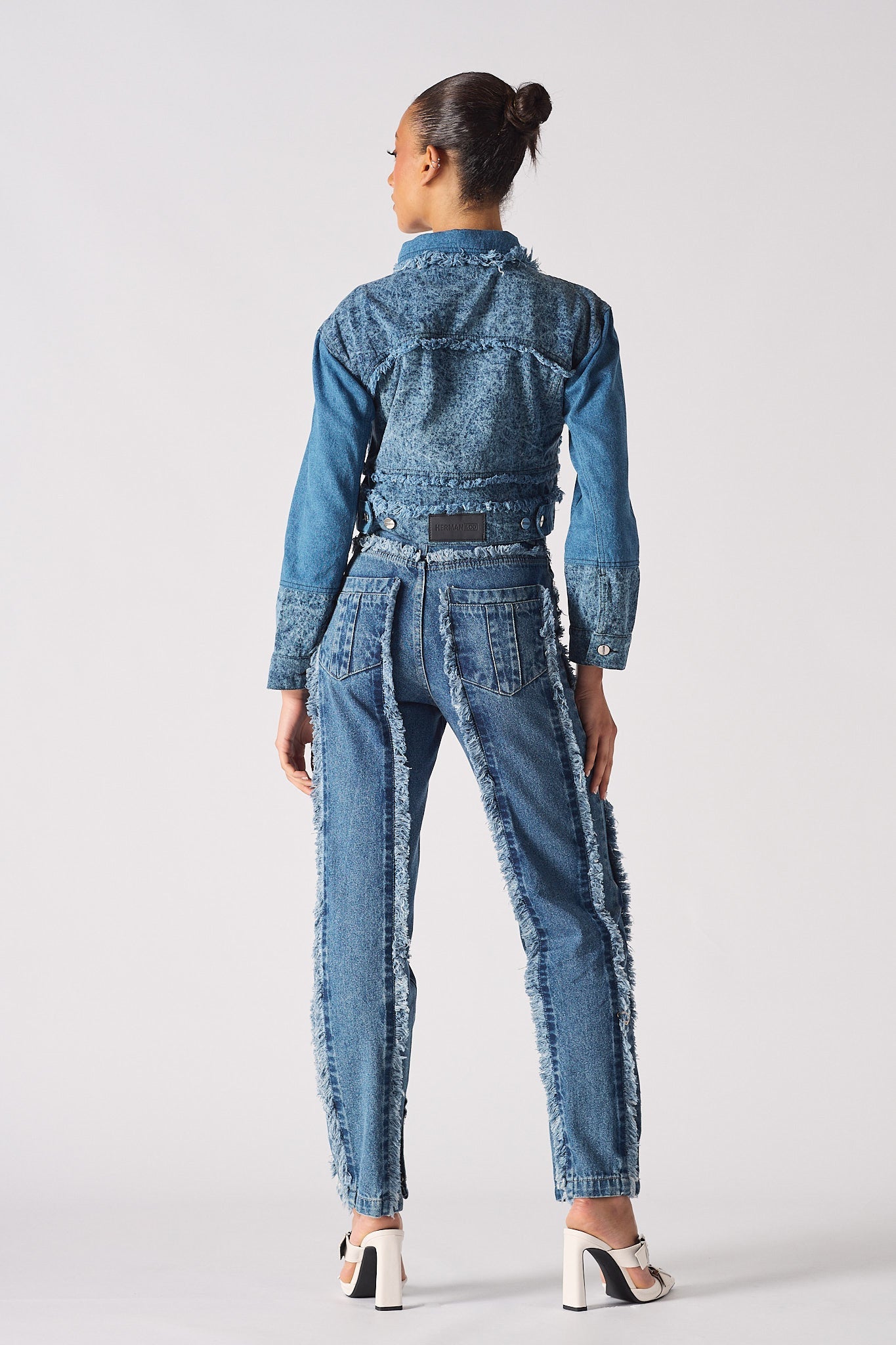 CROPPED DENIM JACKET - LIGHT BLUE