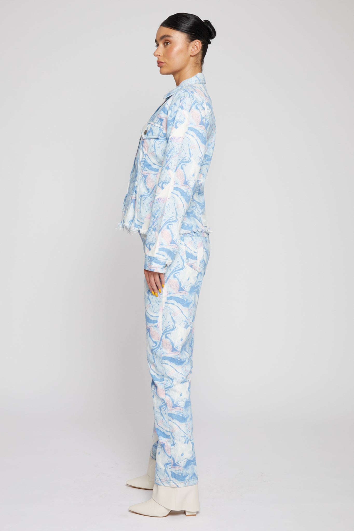 PRINTED STRAIGHT LEG JEANS - LIGHT BLUE