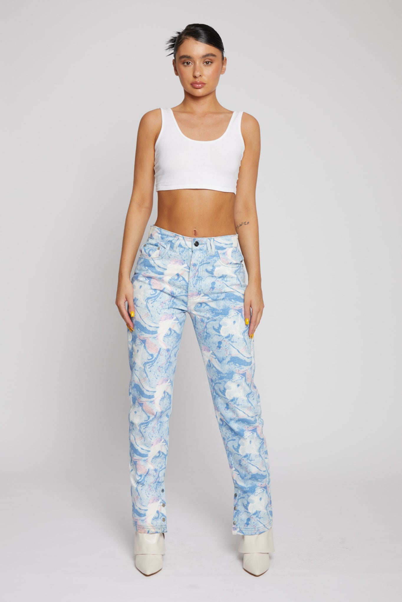PRINTED STRAIGHT LEG JEANS - LIGHT BLUE