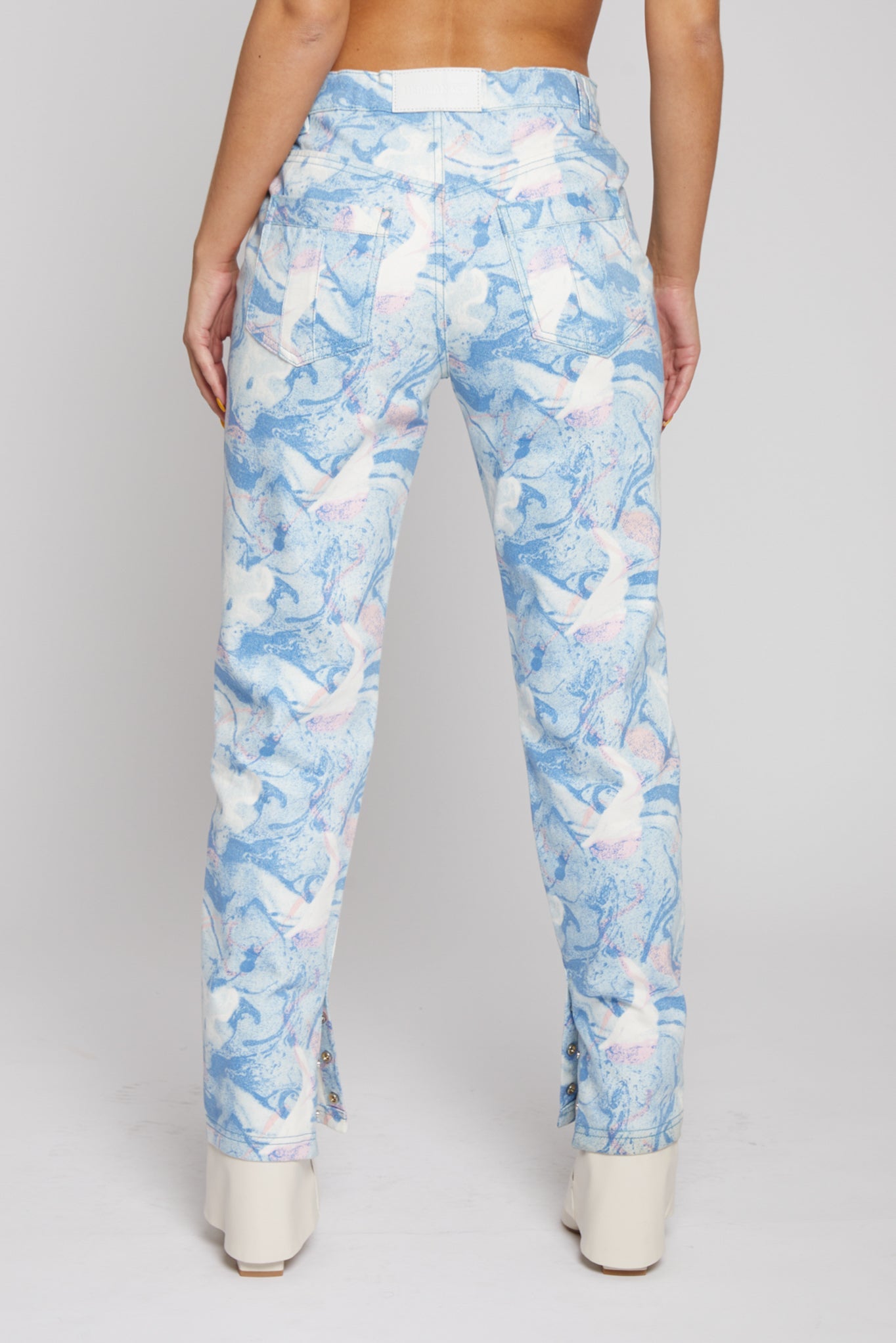 PRINTED STRAIGHT LEG JEANS - LIGHT BLUE