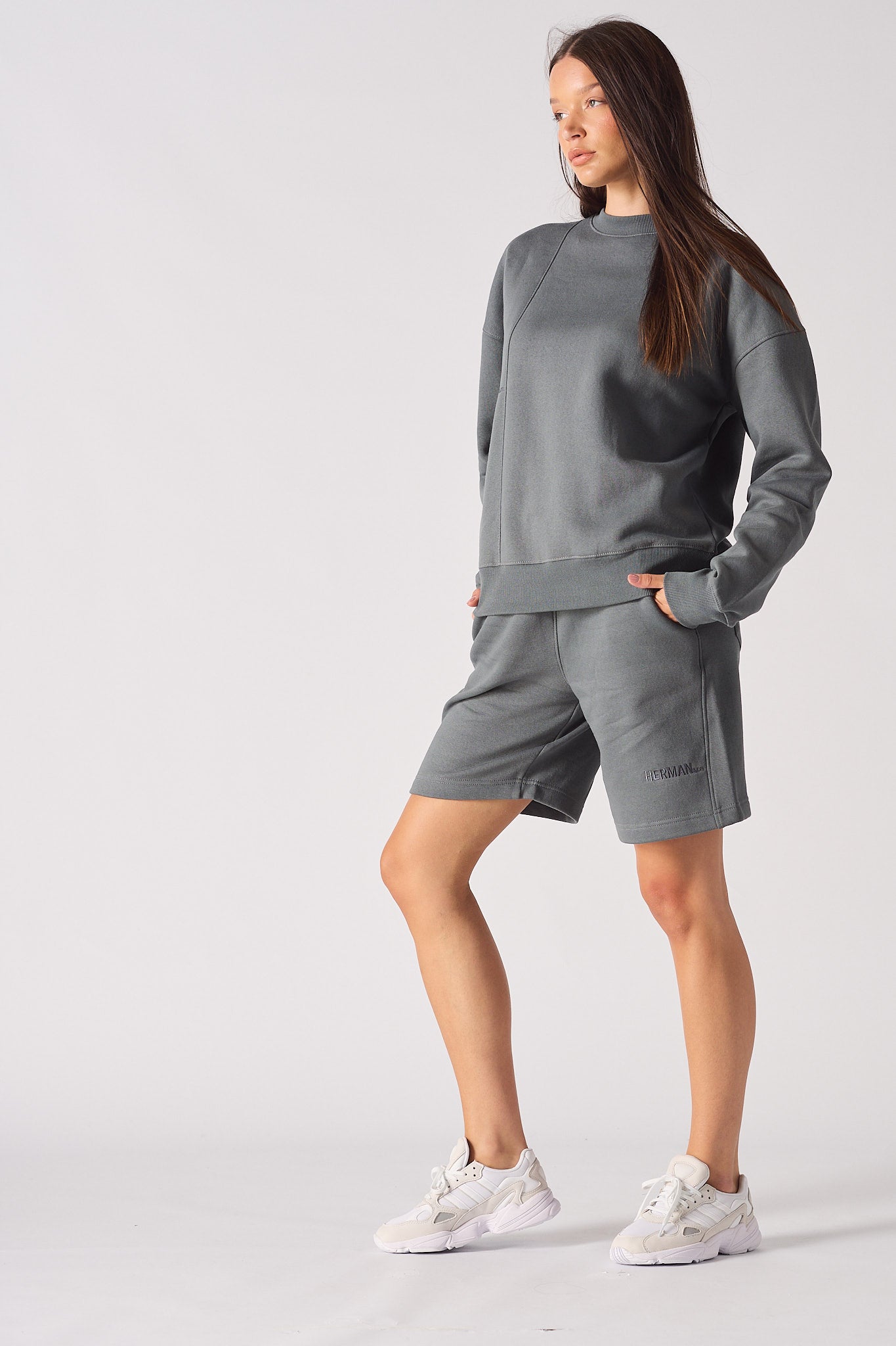 REGULAR CREW NECK JUMPER - GREY