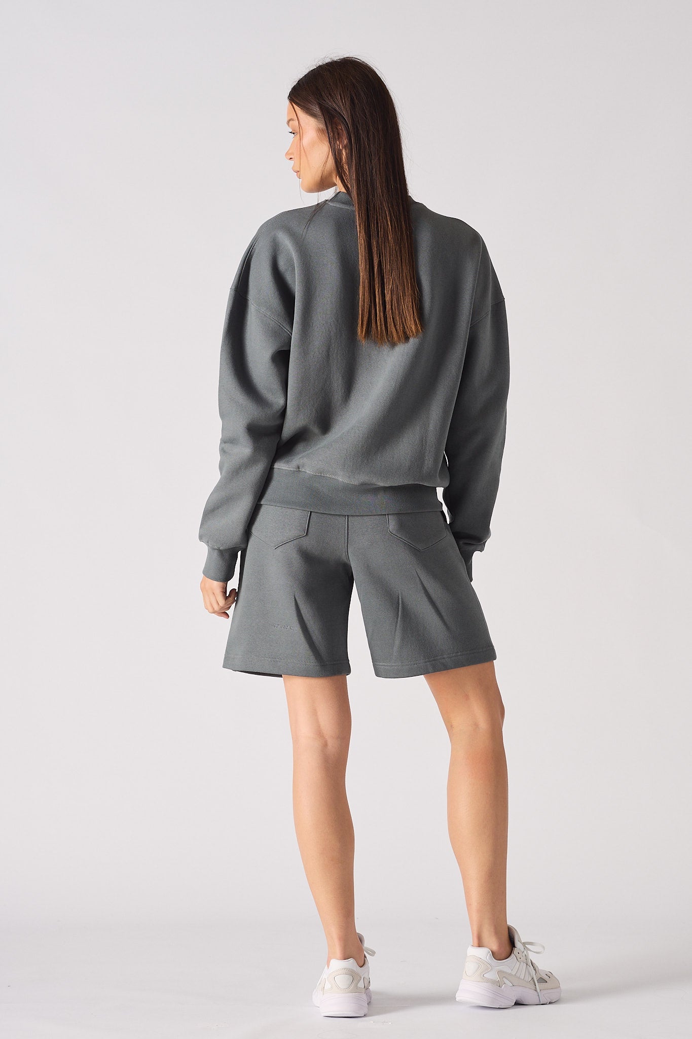 REGULAR CREW NECK JUMPER - GREY