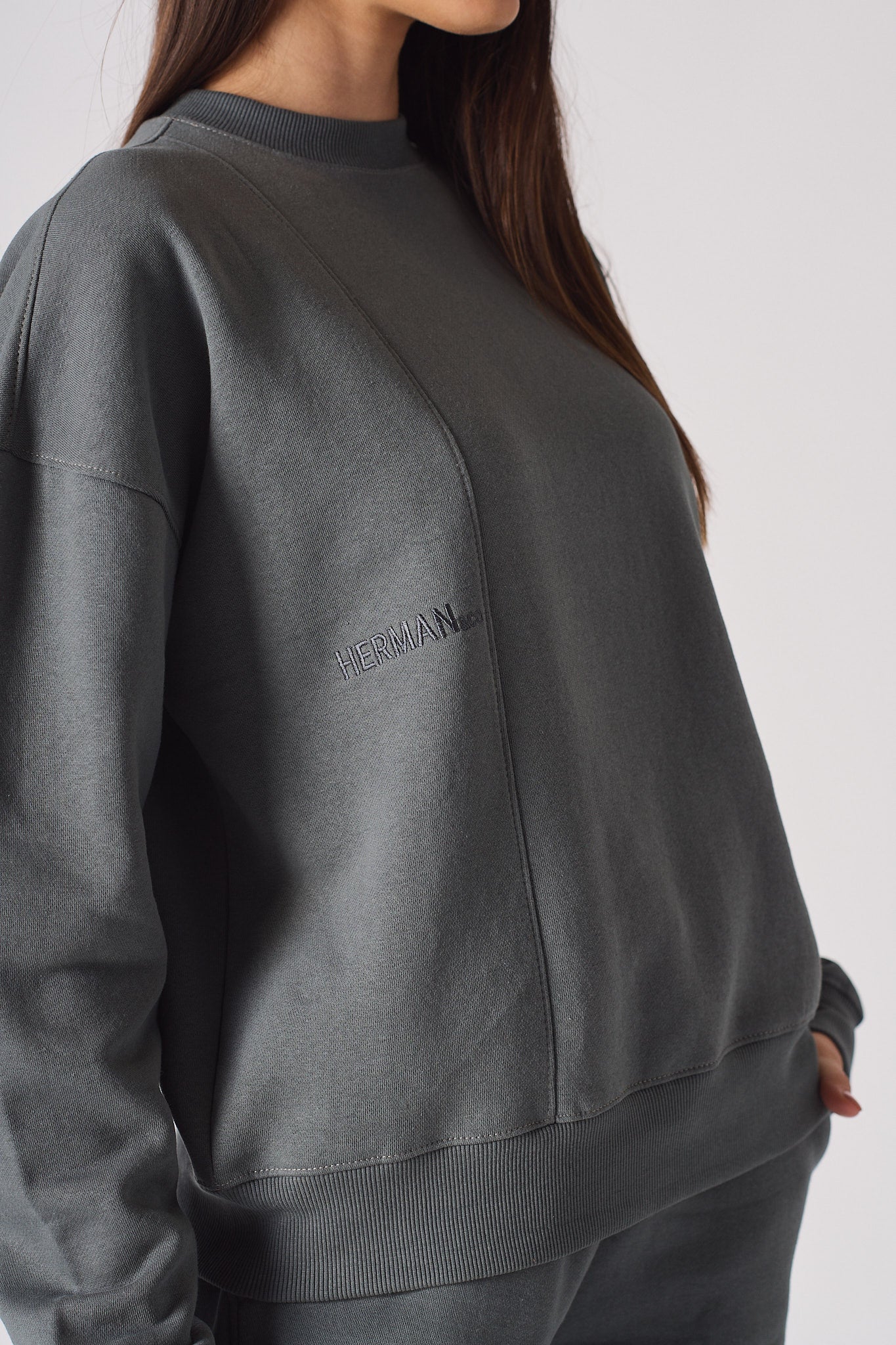 REGULAR CREW NECK JUMPER - GREY