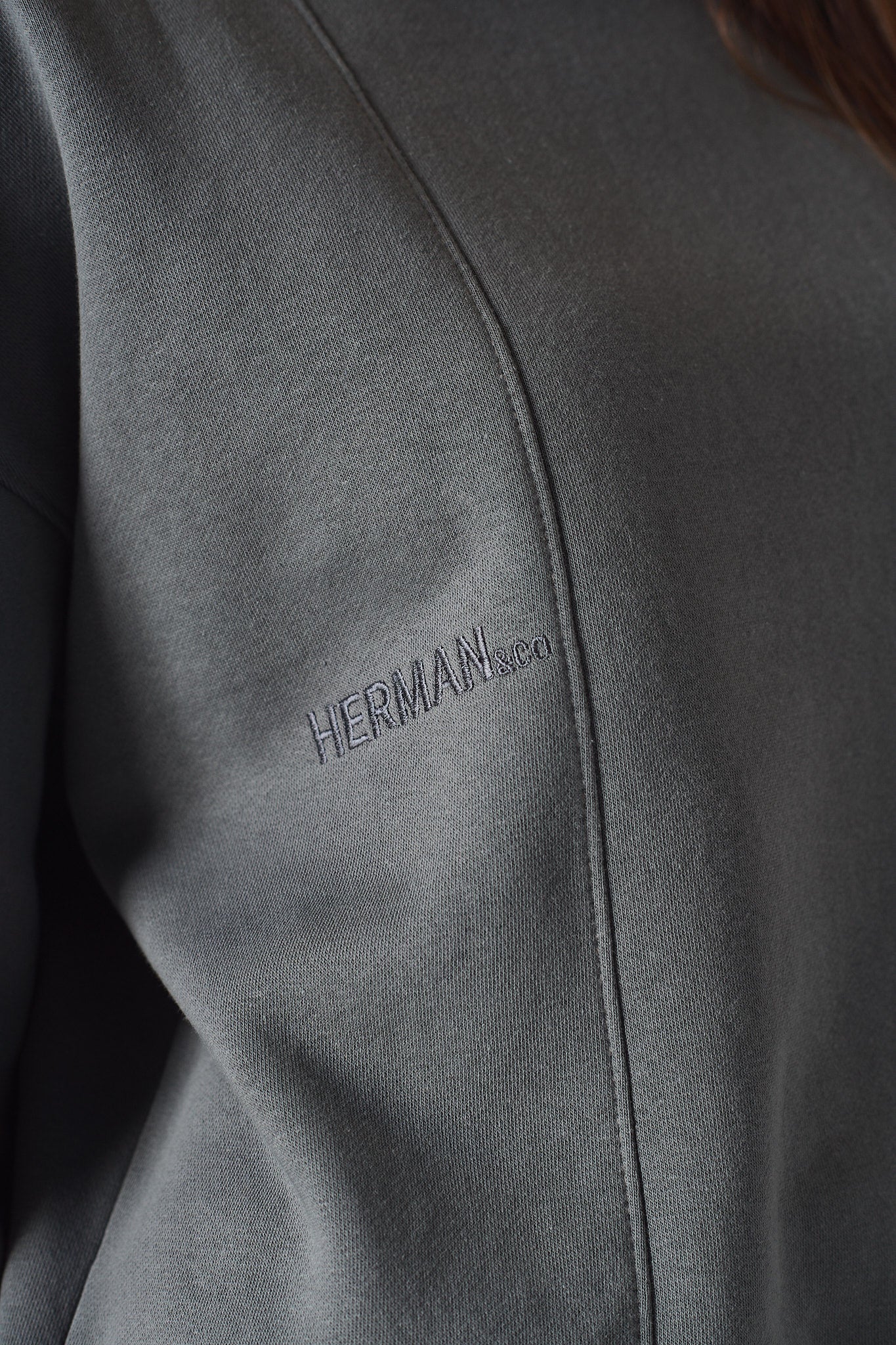 REGULAR CREW NECK JUMPER - GREY