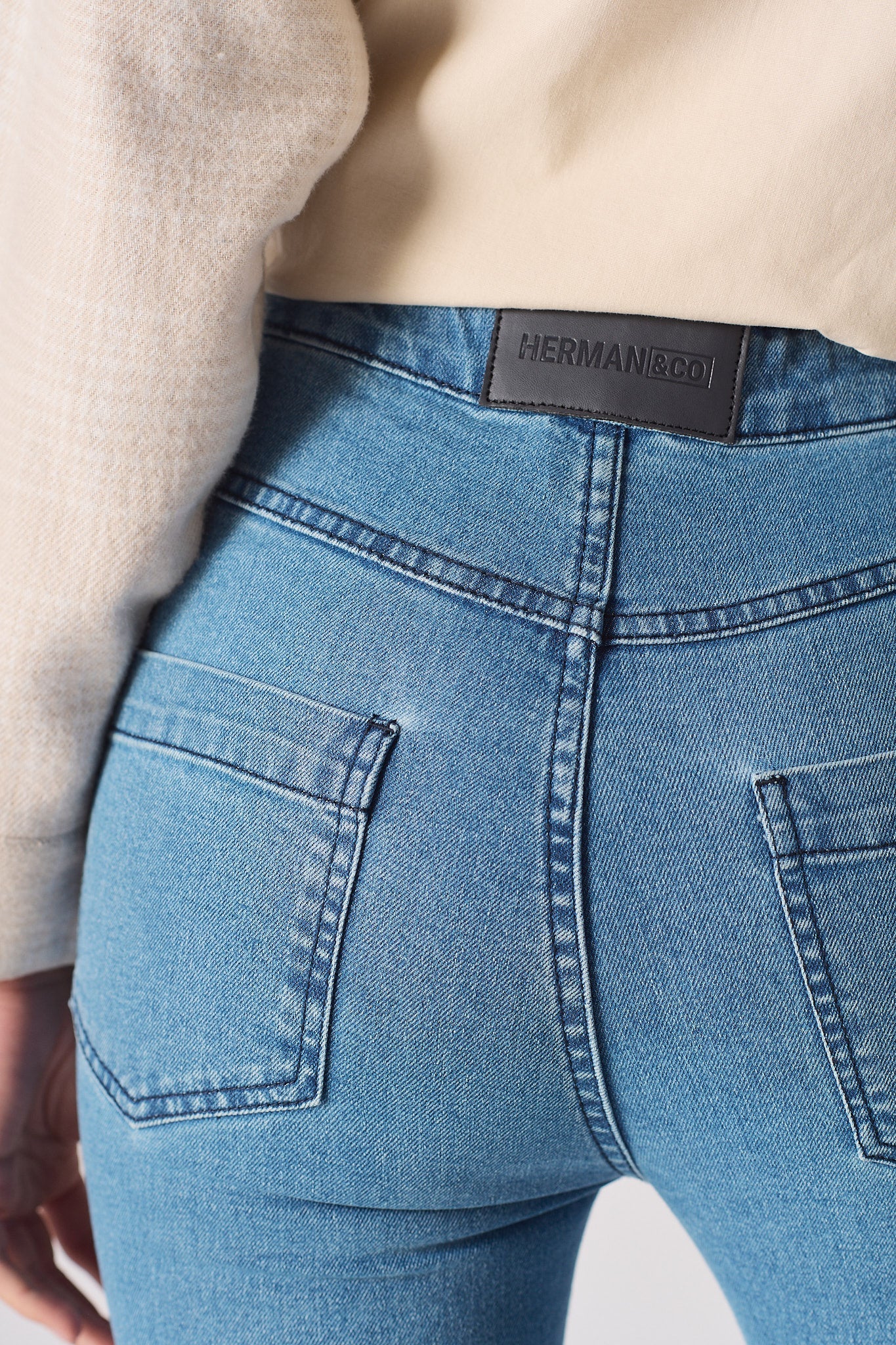 HIGH WAISTED FLARE JEANS- BLUE