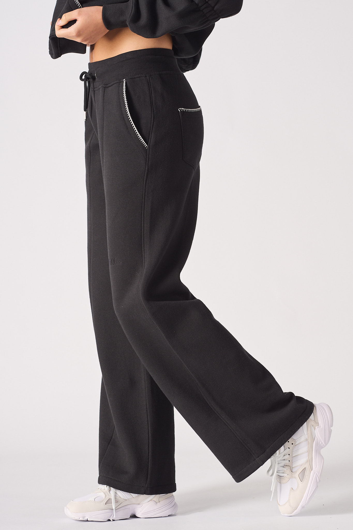 WIDE LEG JOGGERS - BLACK