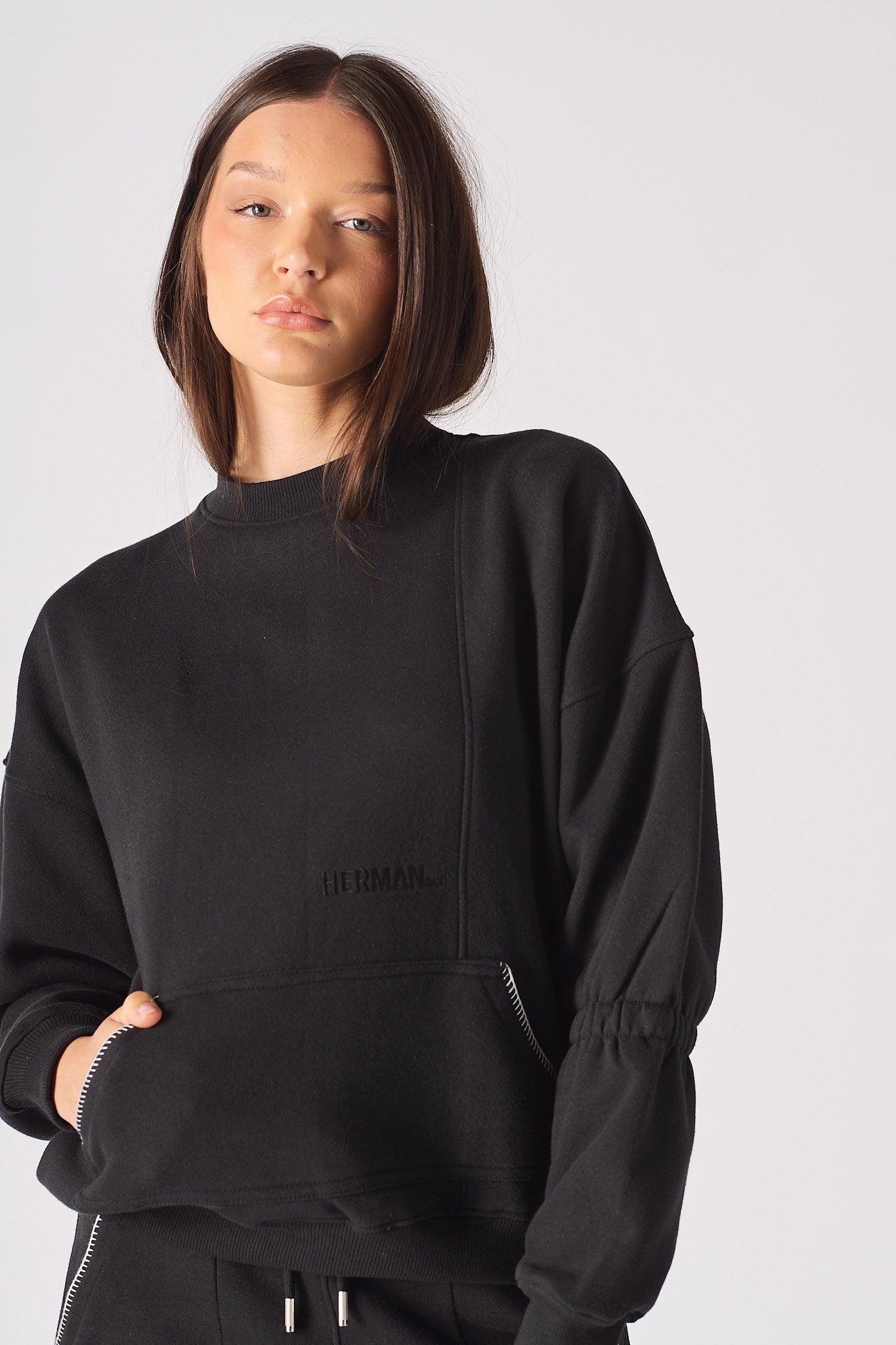 STITCH CREW NECK JUMPER - BLACK