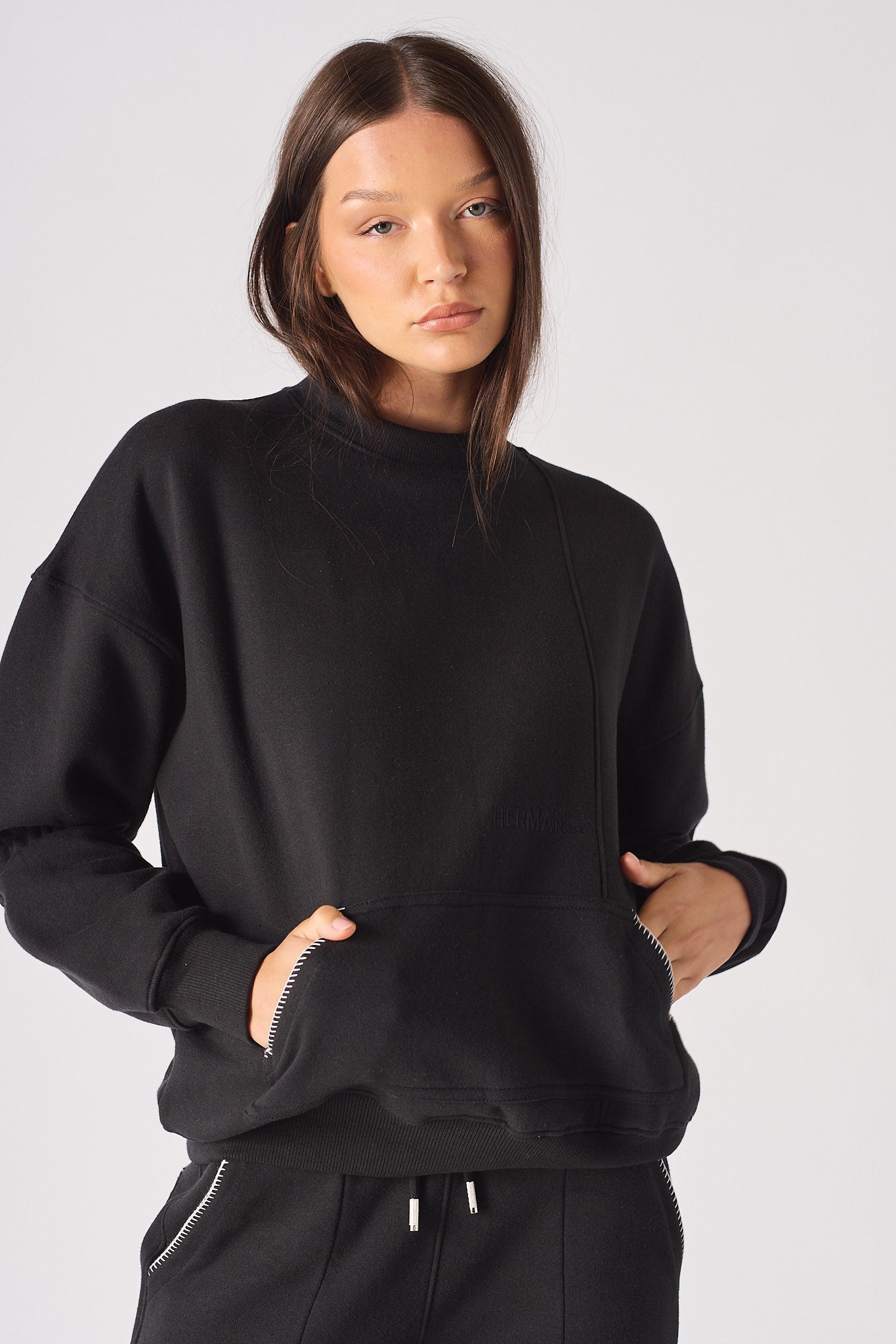 STITCH CREW NECK JUMPER - BLACK