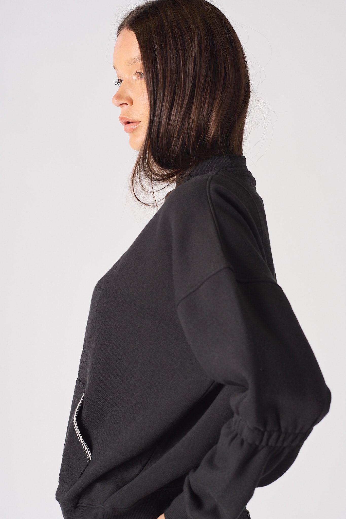 STITCH CREW NECK JUMPER - BLACK