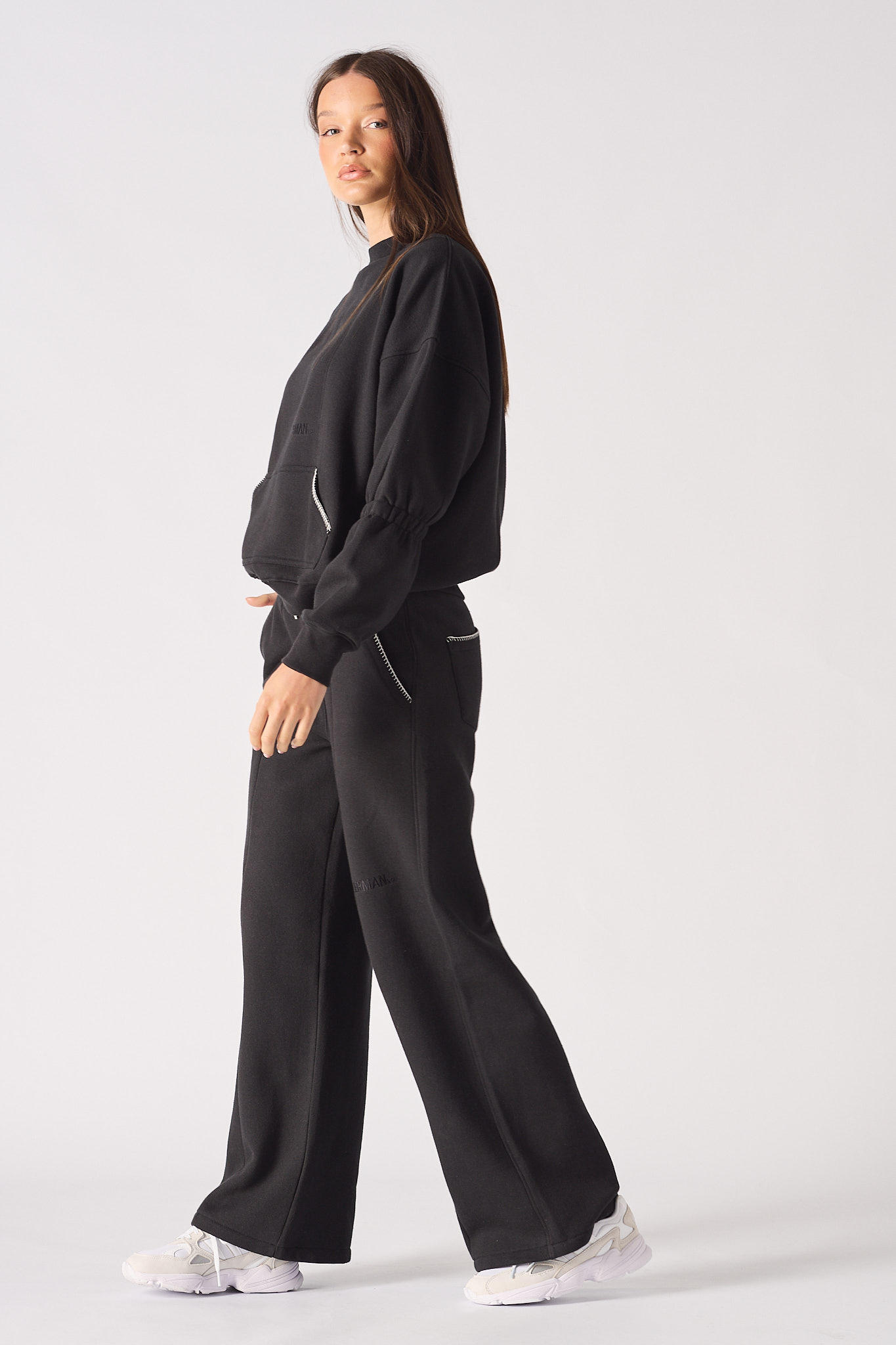 STITCH CREW NECK JUMPER - BLACK