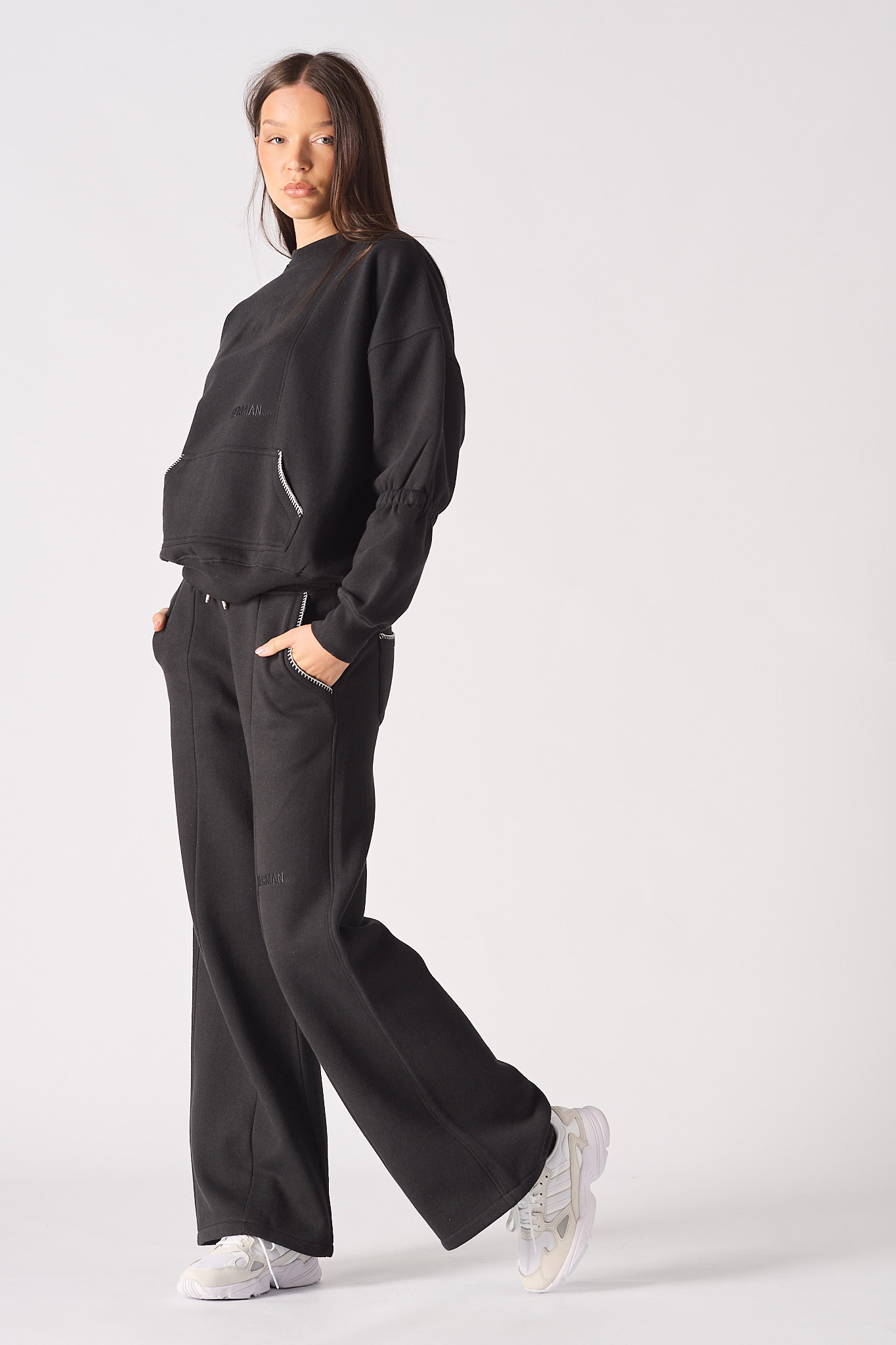 STITCH CREW NECK JUMPER - BLACK