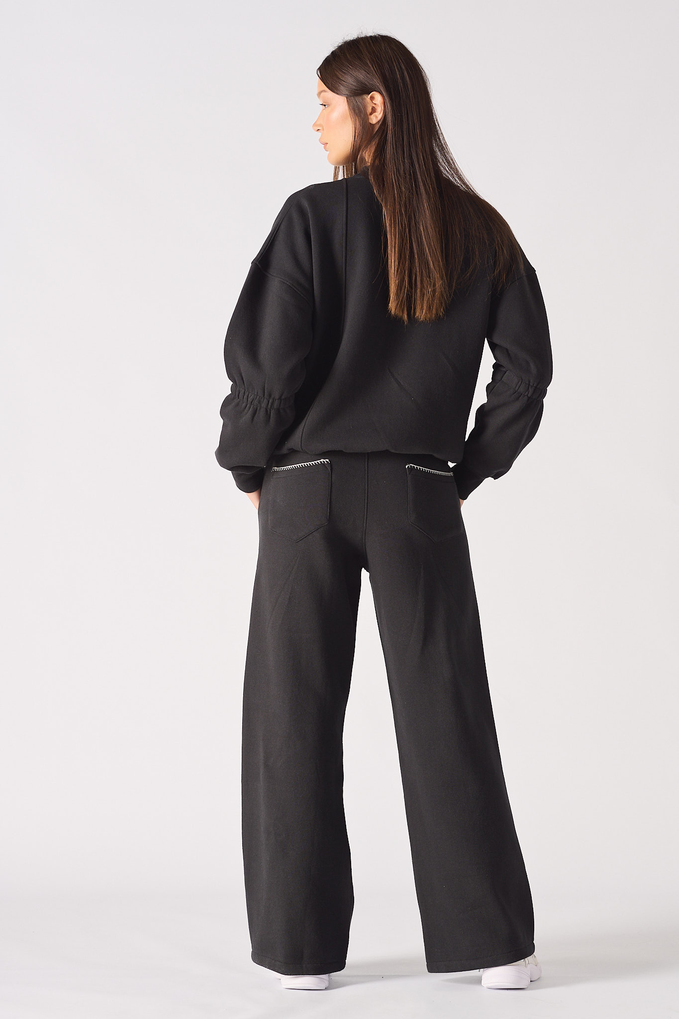 STITCH CREW NECK JUMPER - BLACK