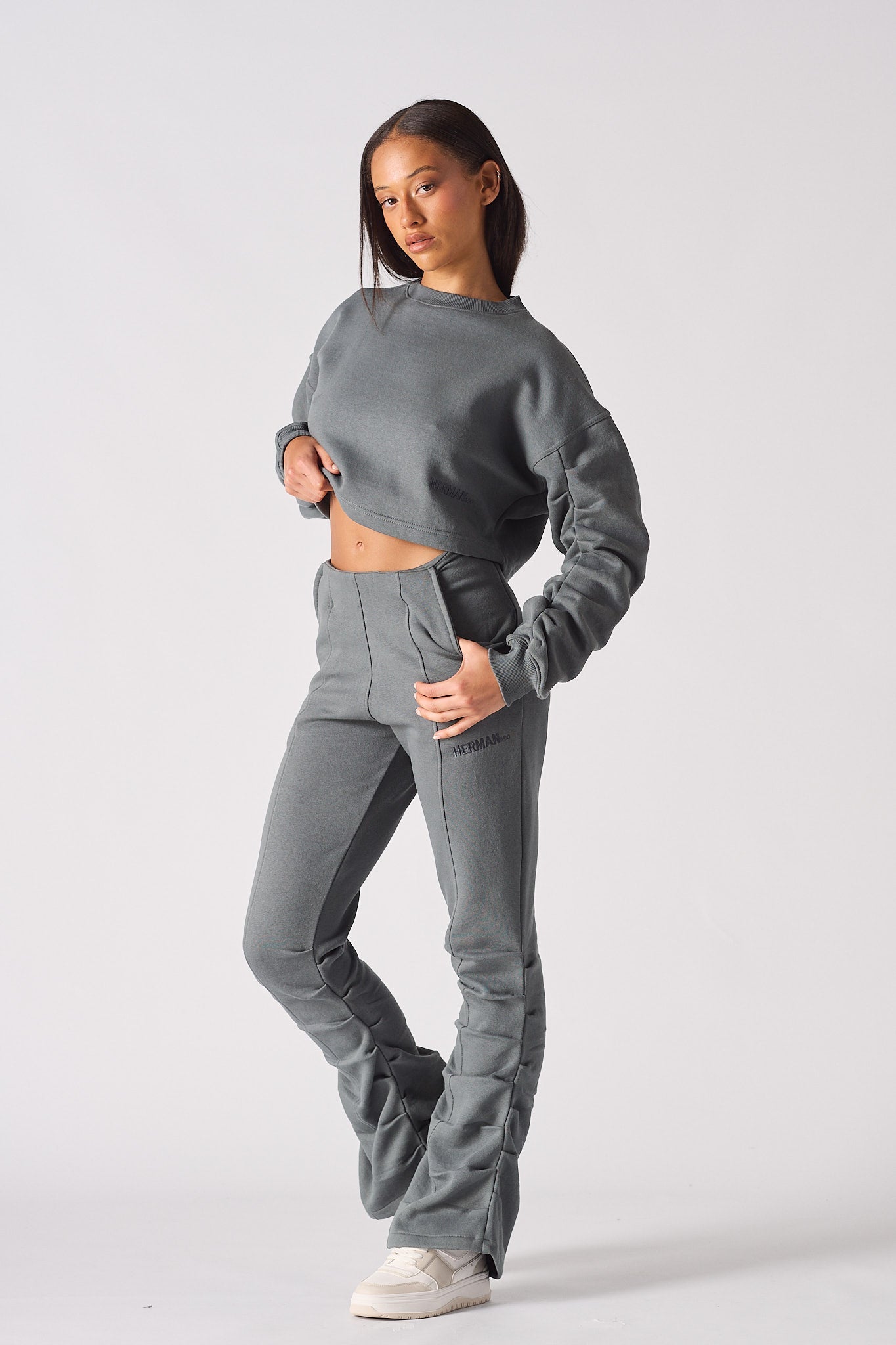 CROPPED CREW NECK JUMPER - GREY