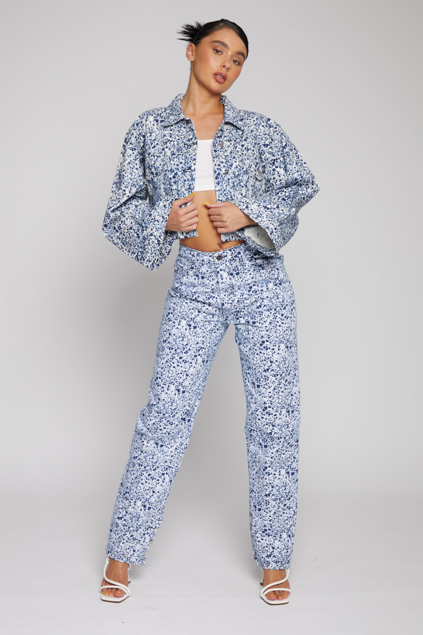 STRAIGHT LEG JEANS - BLUE