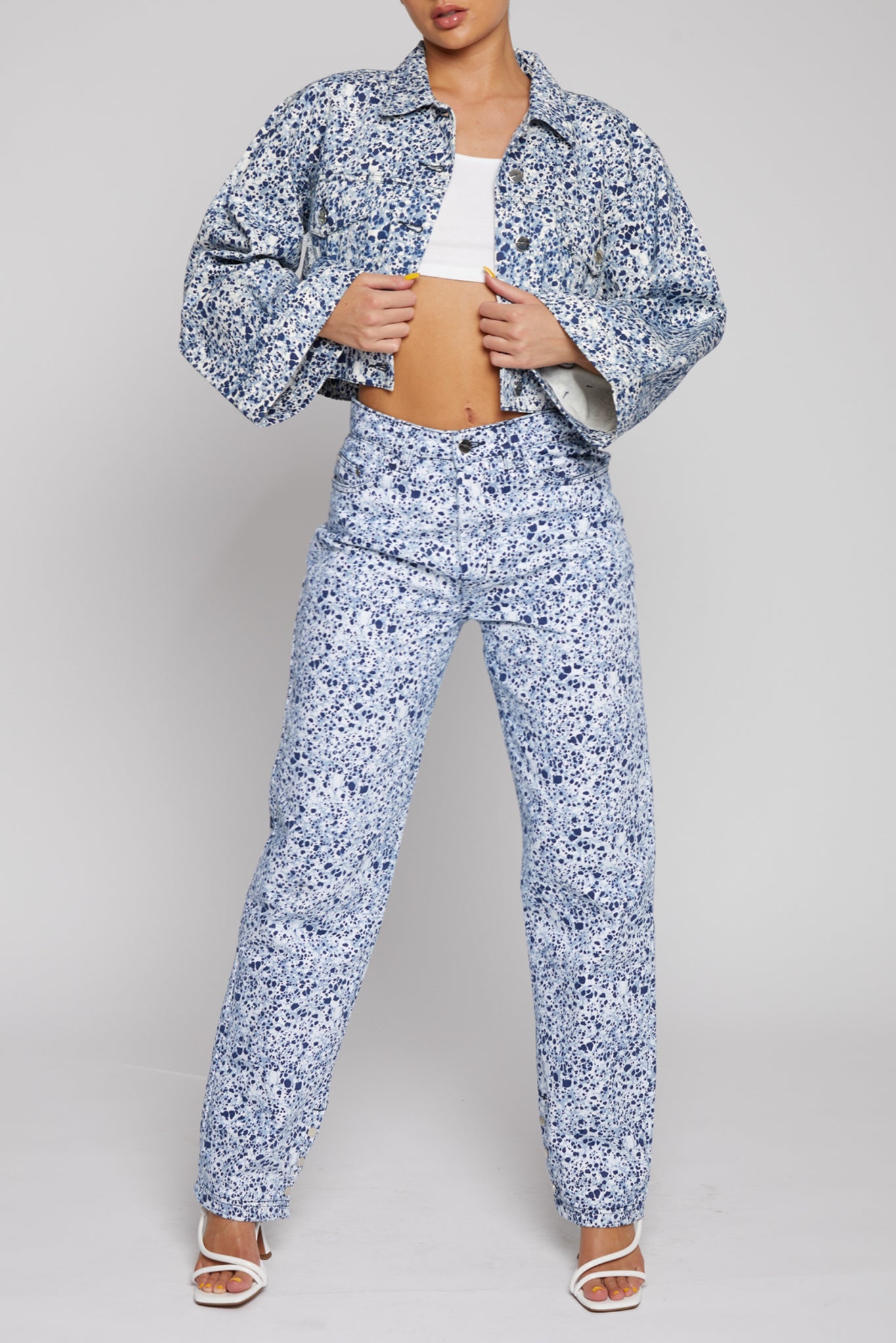 STRAIGHT LEG JEANS - BLUE