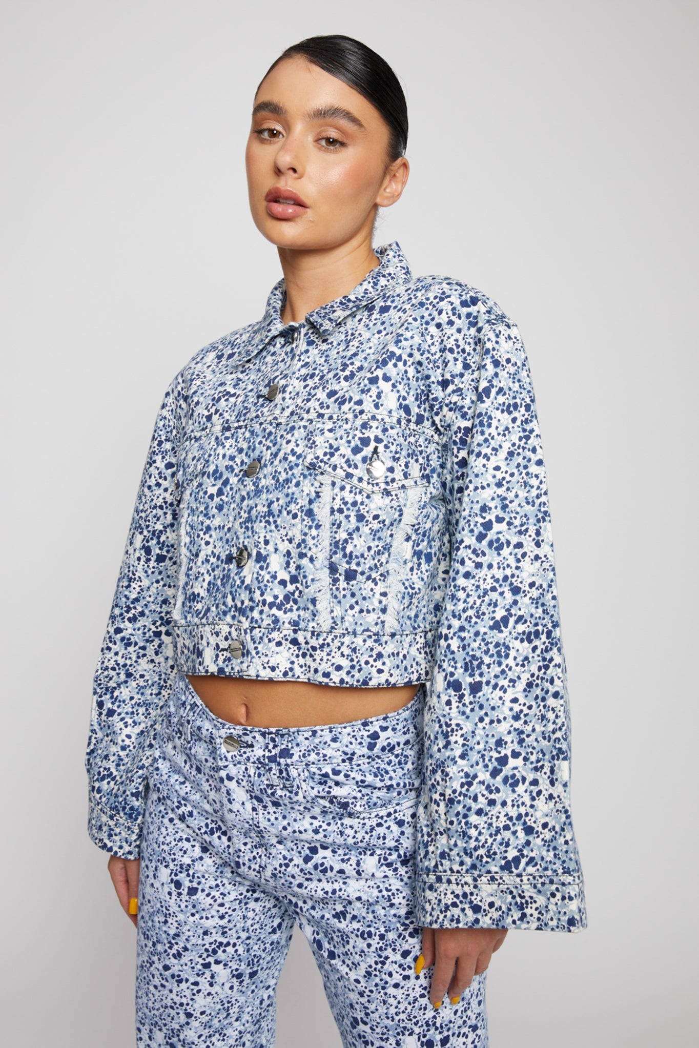 CROPPED DENIM JACKET - BLUE