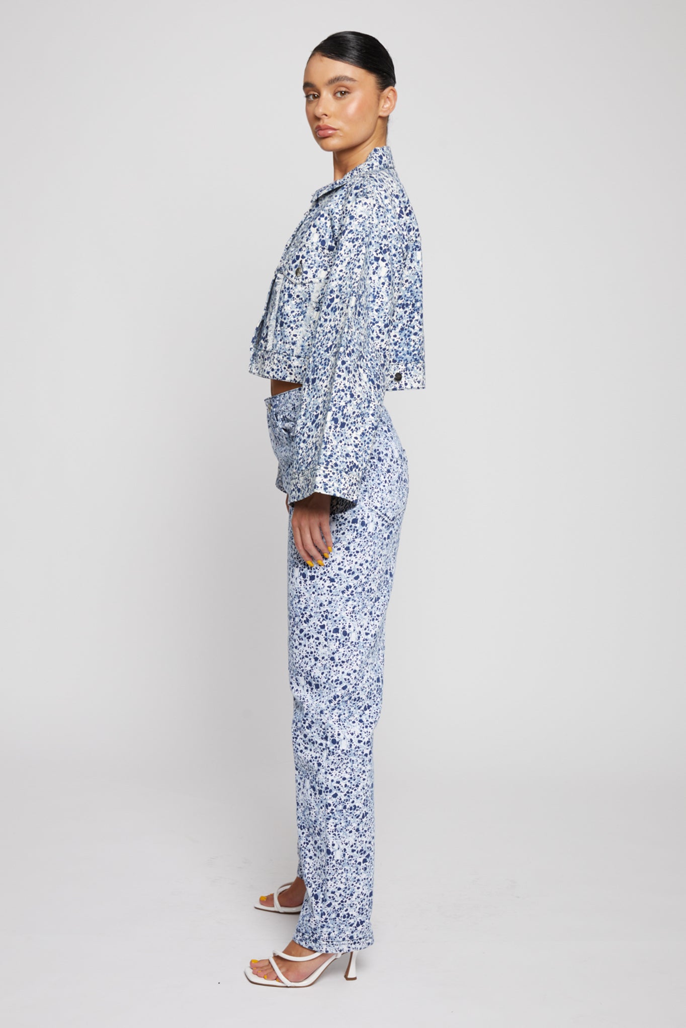 STRAIGHT LEG JEANS - BLUE