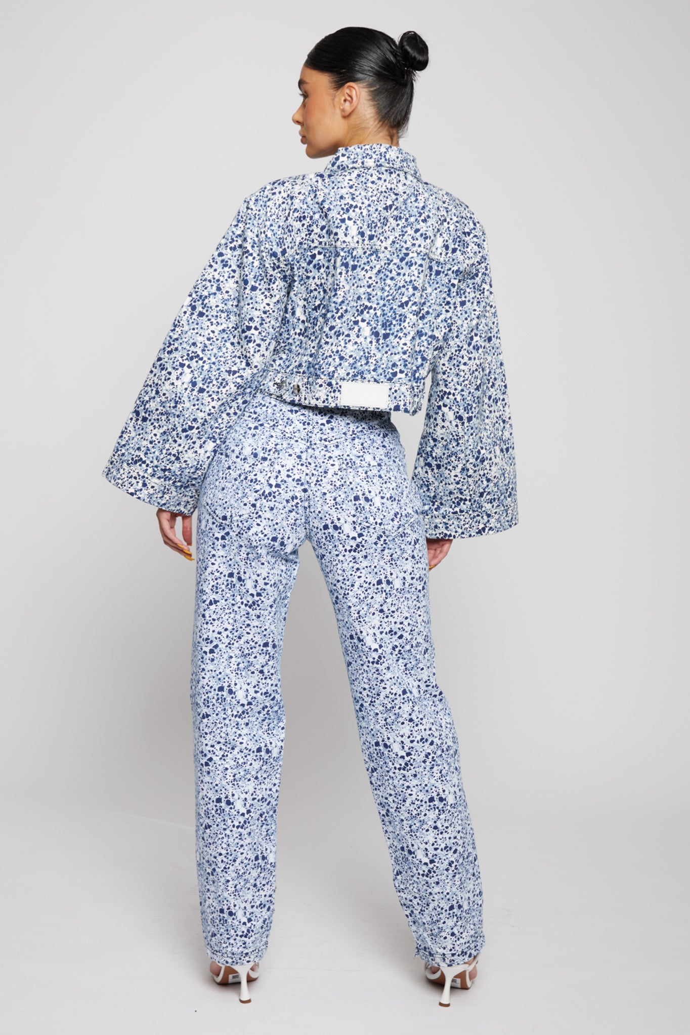 STRAIGHT LEG JEANS - BLUE