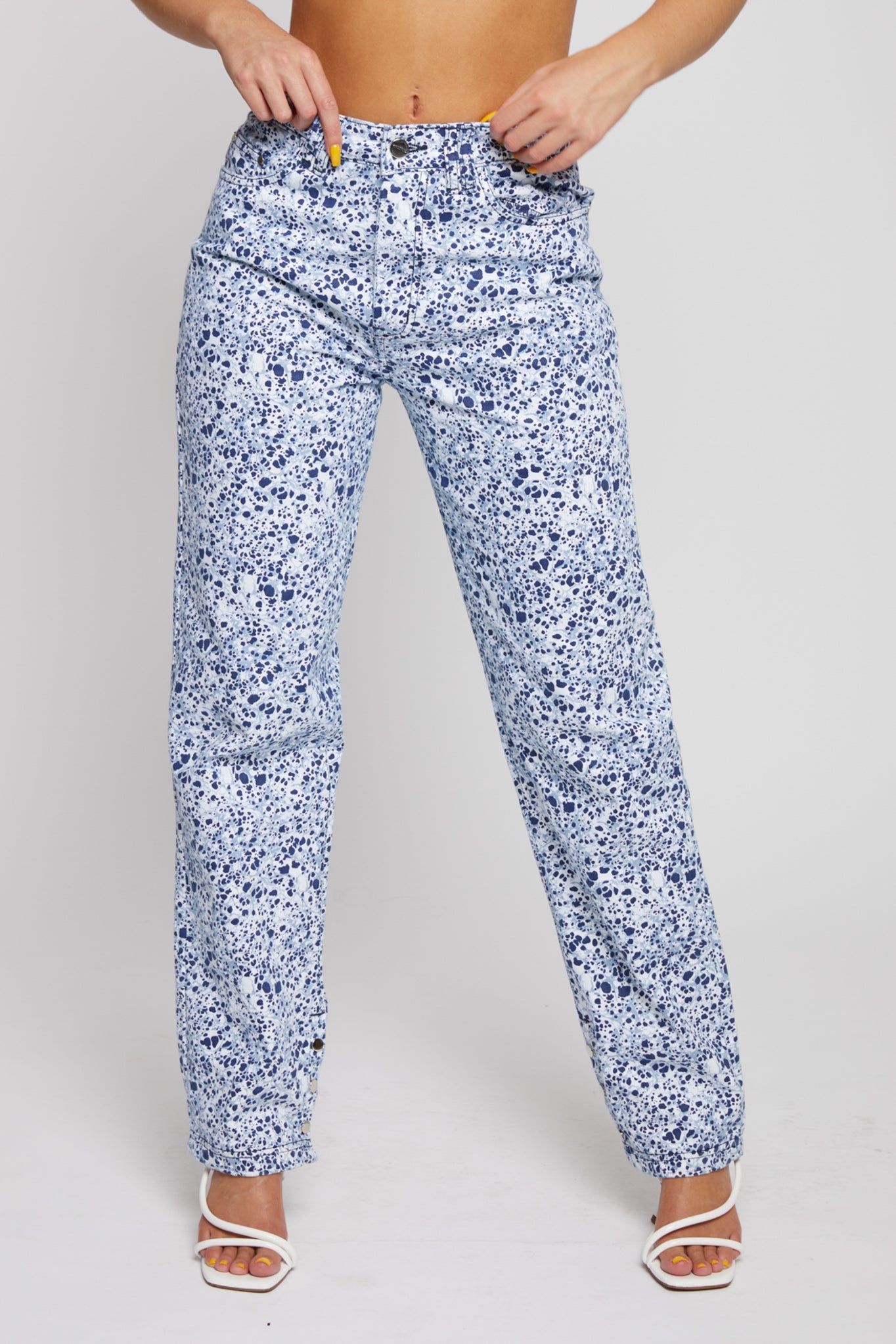 STRAIGHT LEG JEANS - BLUE