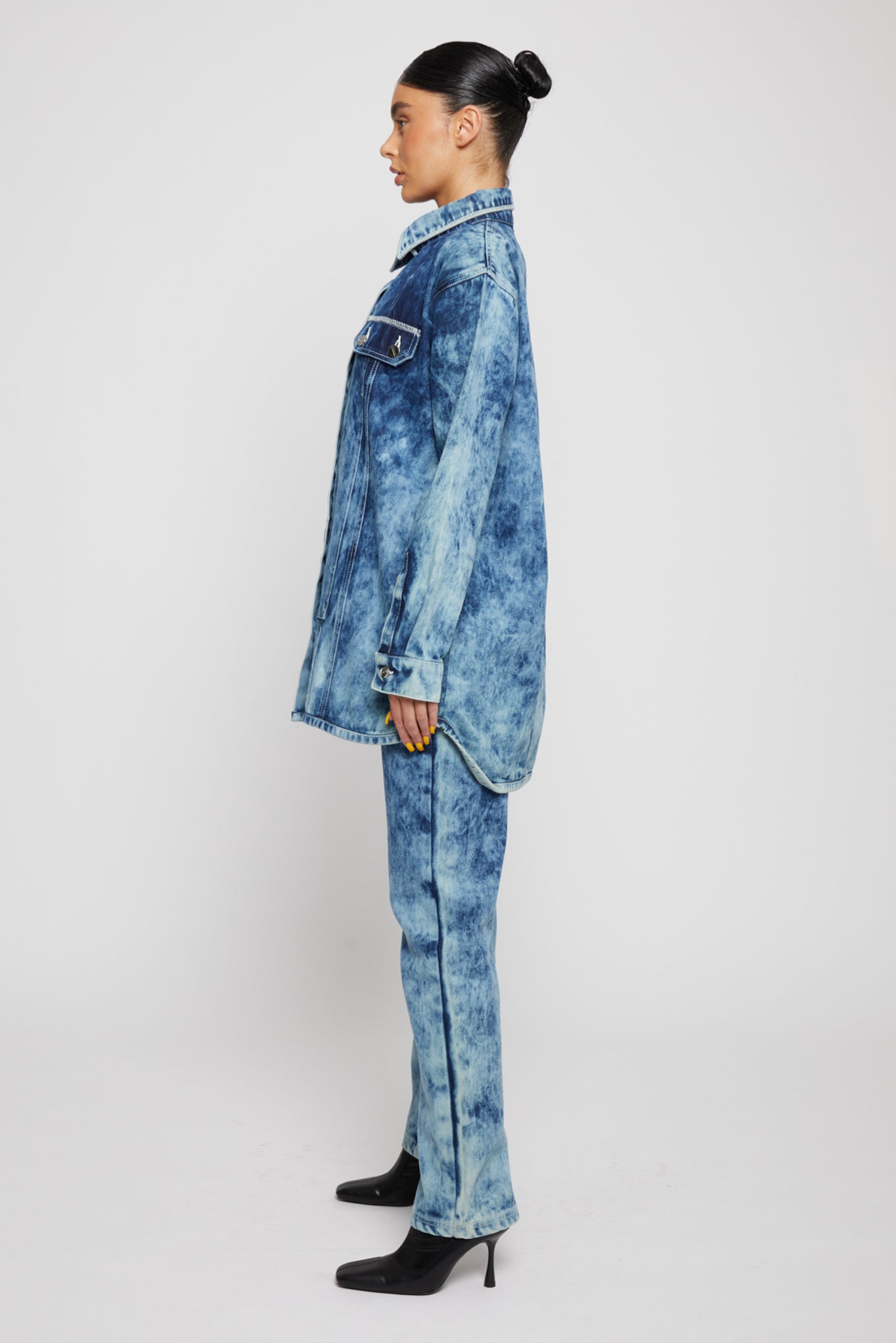 OVERSIZED ACID WASH DENIM SHIRT DRESS - BLUE