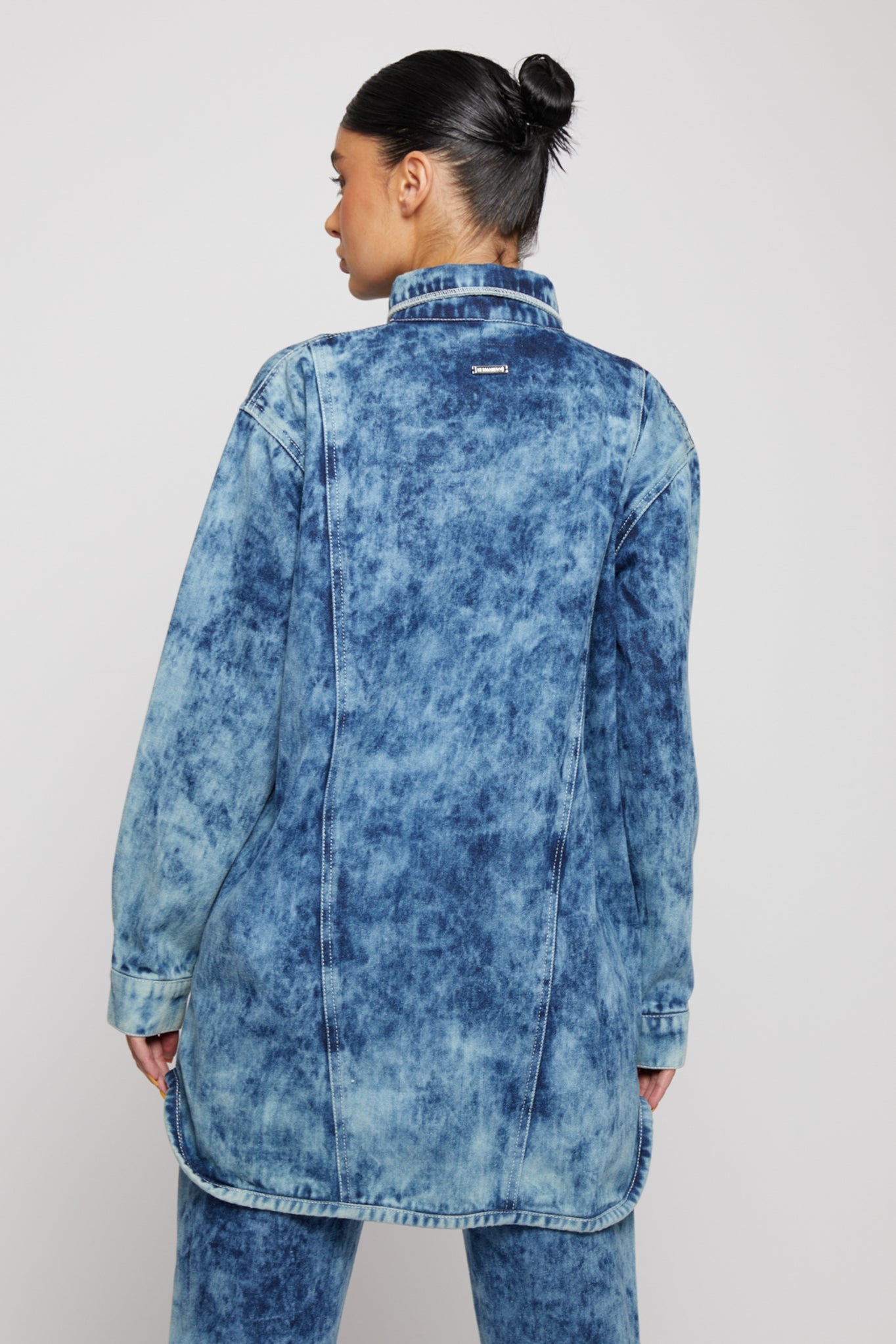 OVERSIZED ACID WASH DENIM SHIRT DRESS - BLUE