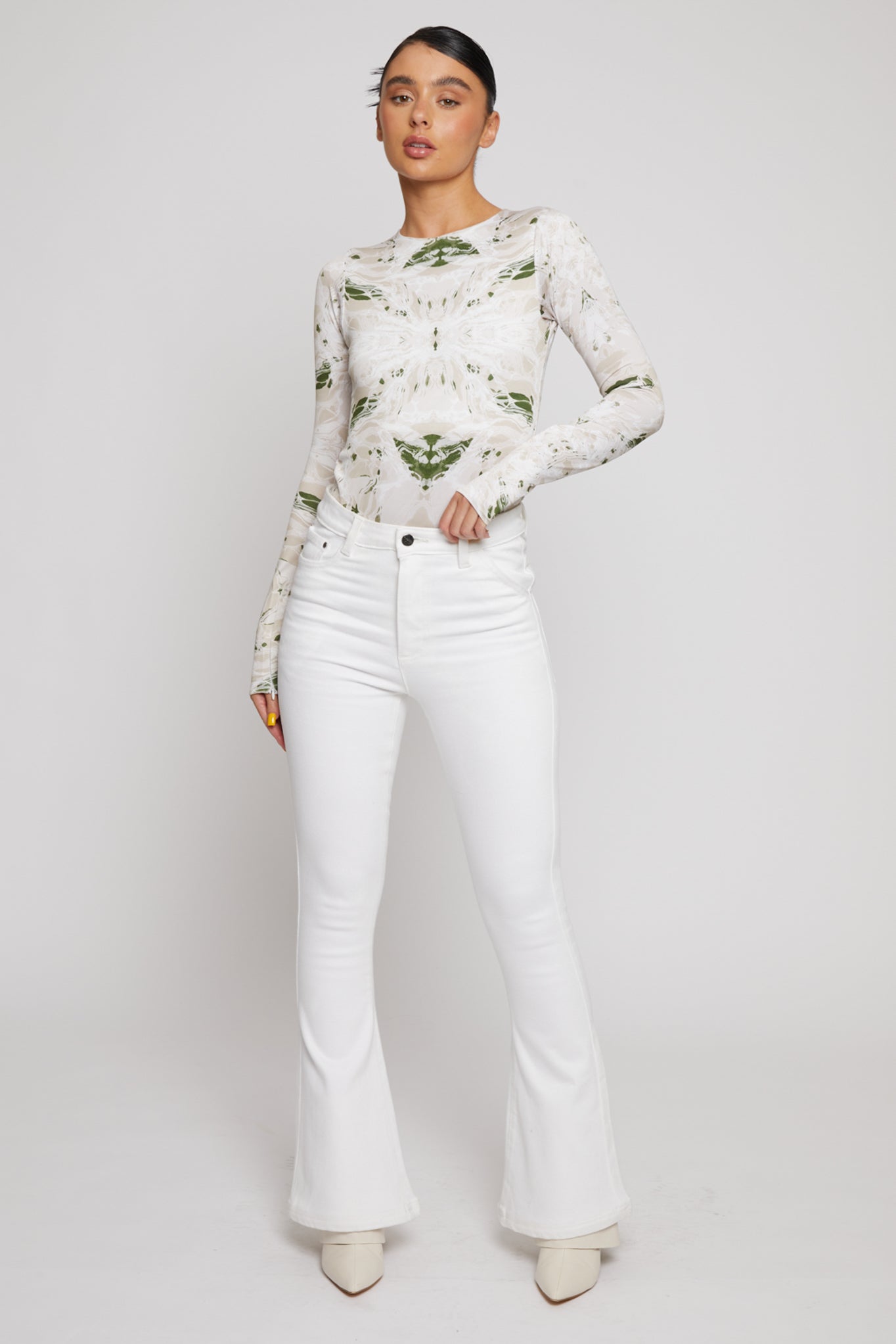 HIGH WAISTED FLARE JEANS - WHITE