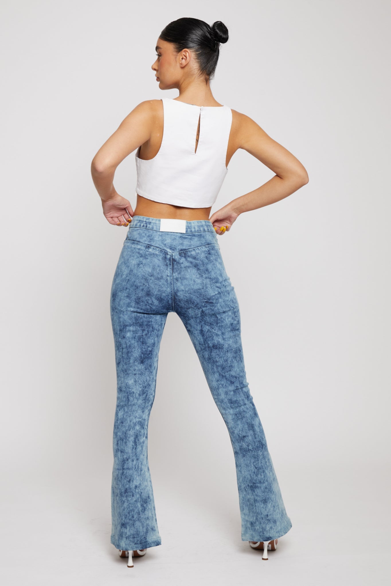 HIGH WAISTED FLARE JEANS - BLUE