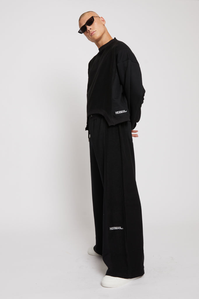 CREW NECK JUMPER - BLACK
