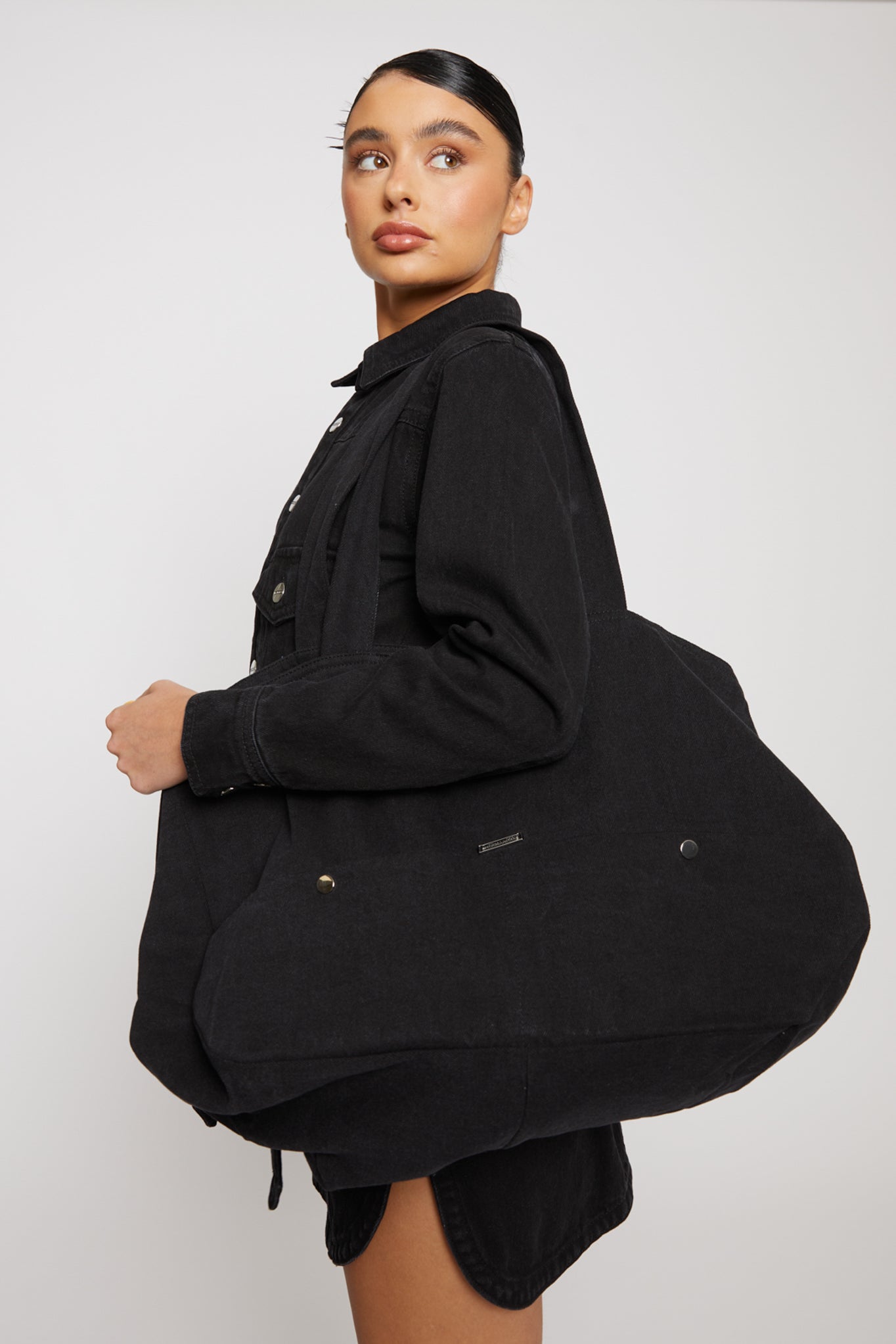 BLACK TOTE BAG