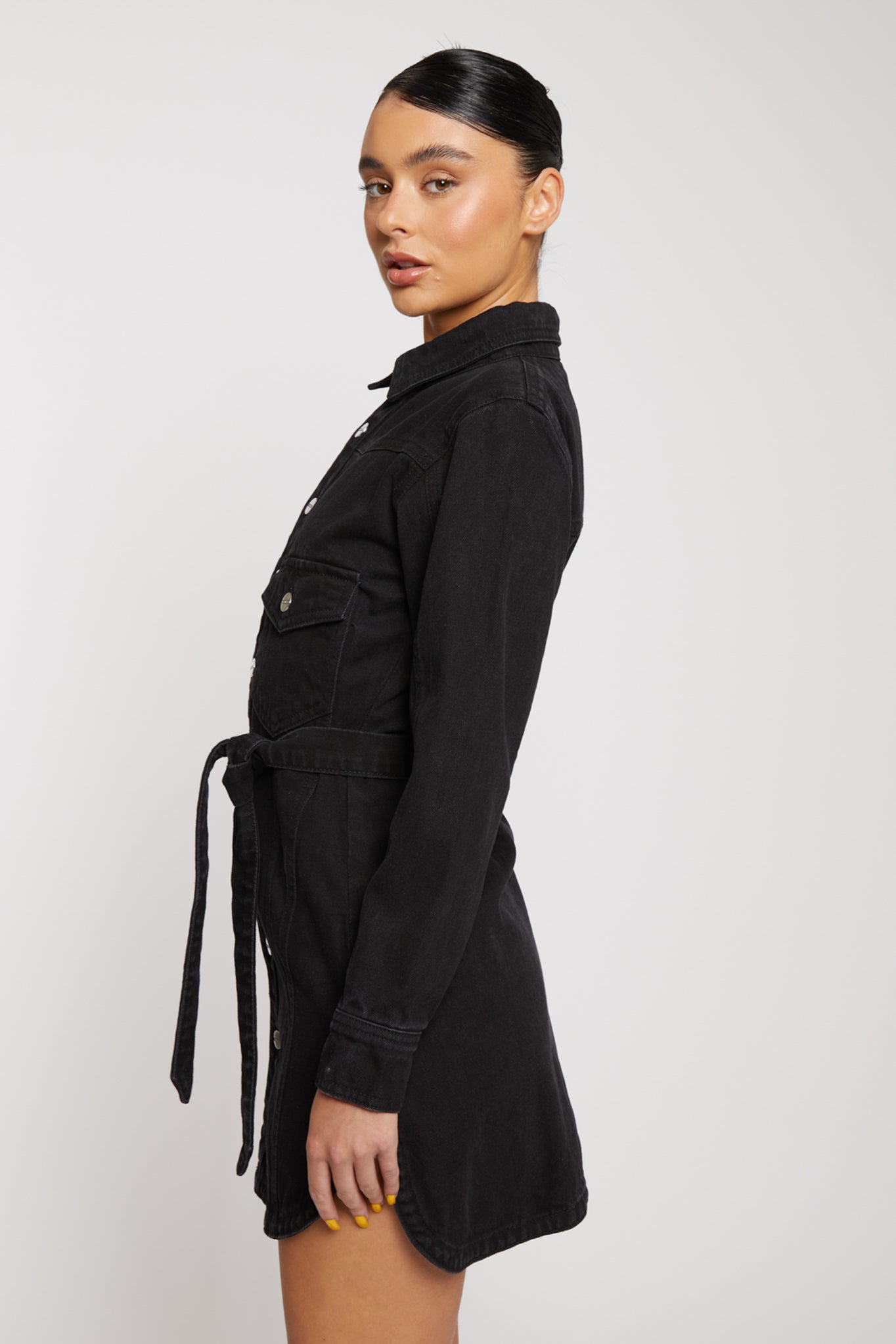 DENIM DRESS WITH TIE BELT - BLACK