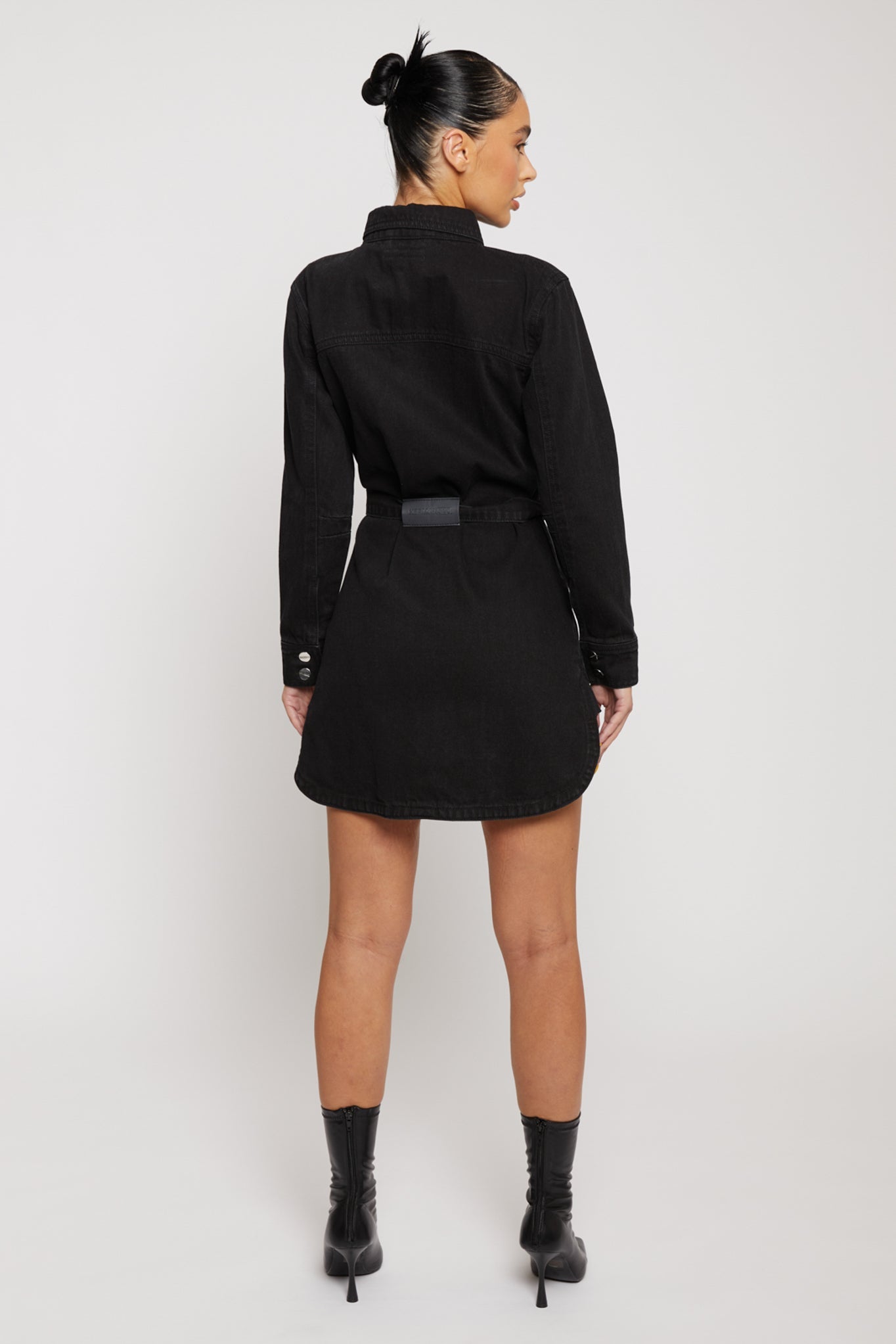DENIM DRESS WITH TIE BELT - BLACK