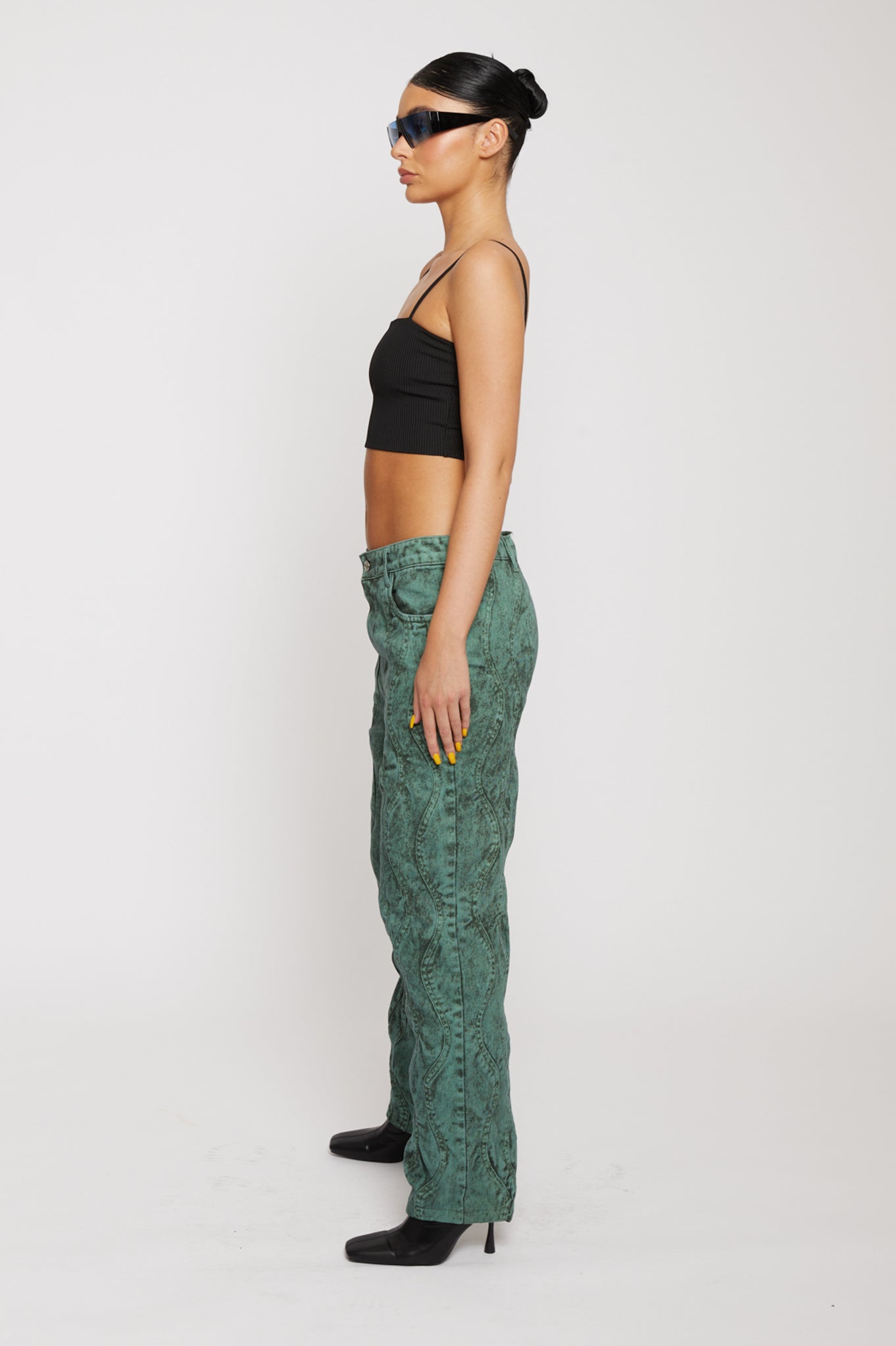 HIGH WAISTED RELAXED JEANS - DARK GREEN