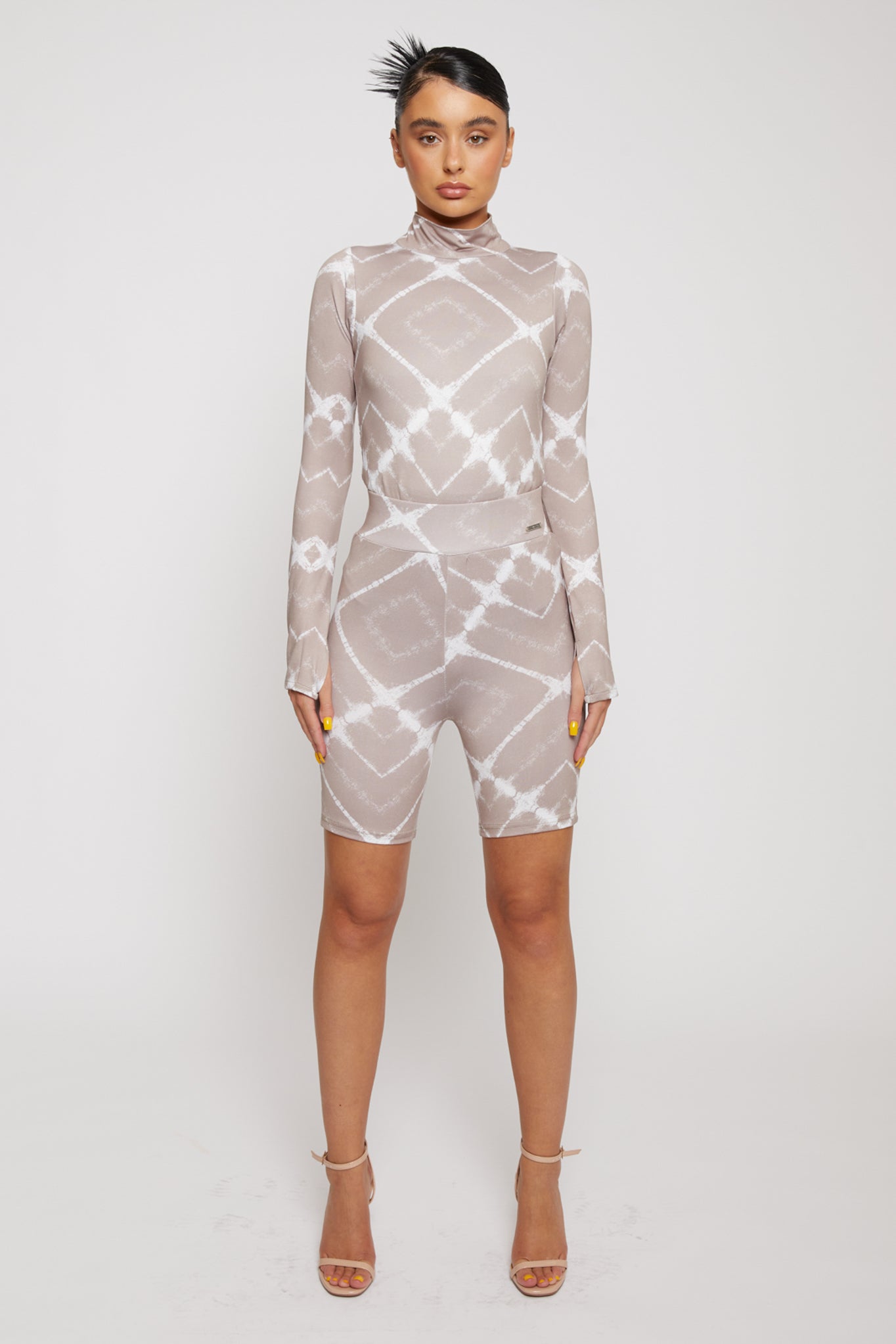PRINTED HIGH RISE CYCLING SHORTS - TAUPE