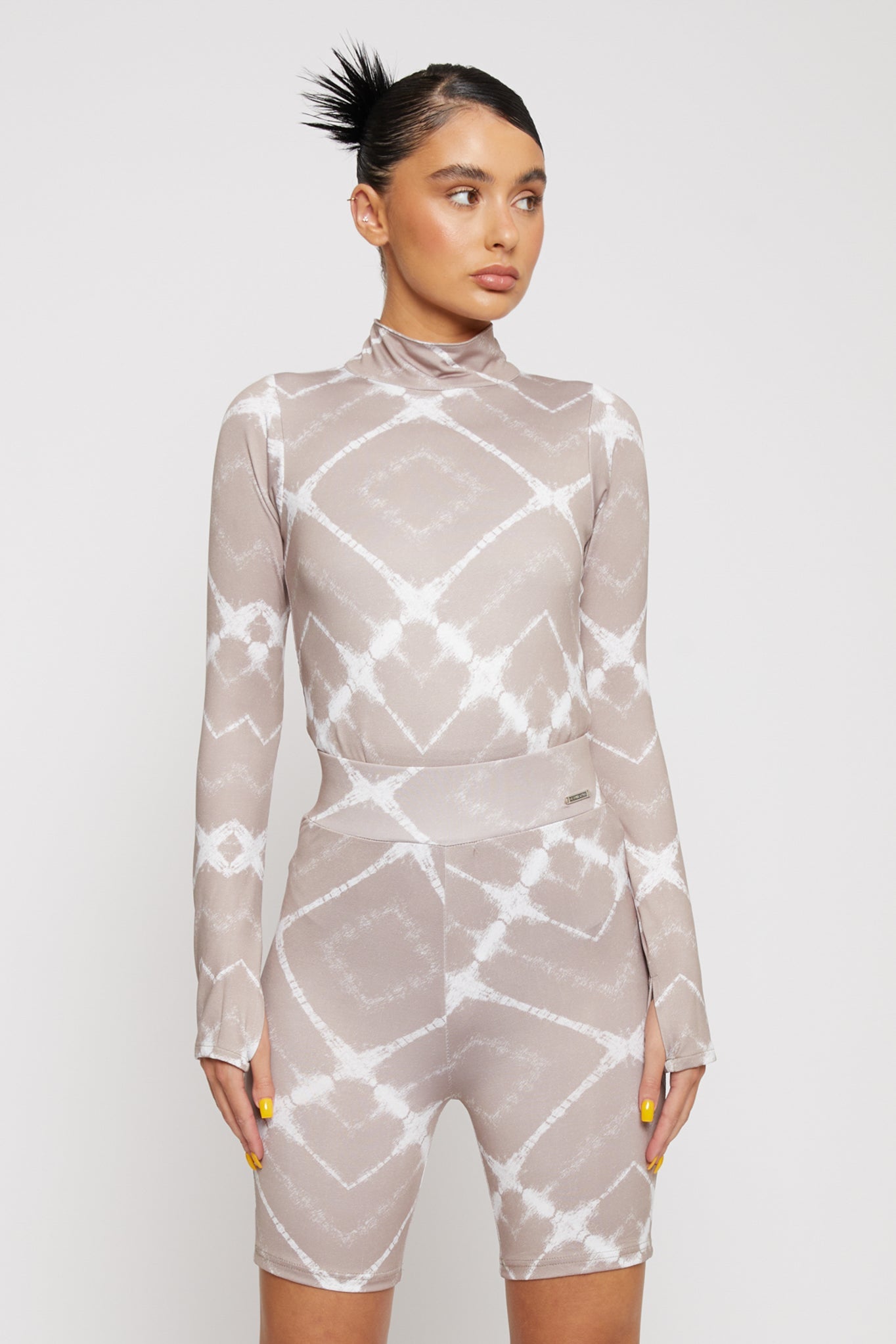 PRINTED HIGH RISE CYCLING SHORTS - TAUPE