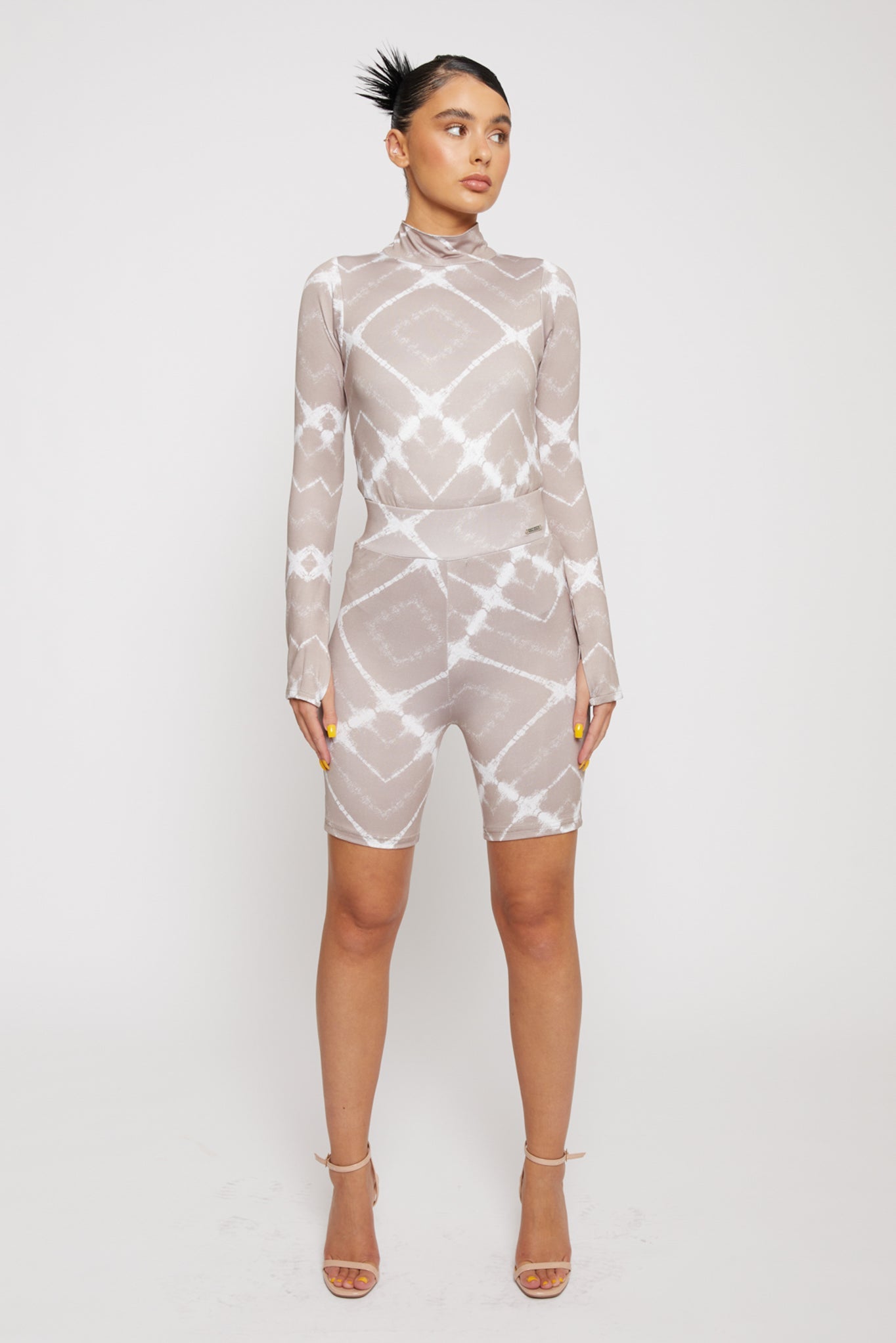 PRINTED HIGH RISE CYCLING SHORTS - TAUPE