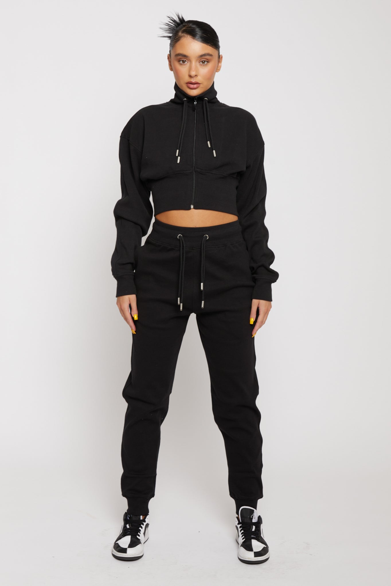ZIP NECK SWEATSHIRT WITH EMBROIDERY - BLACK