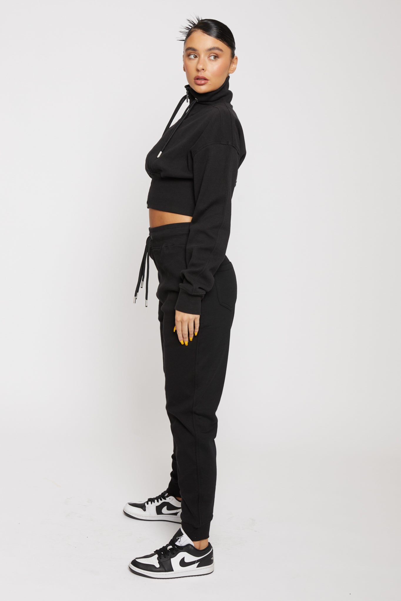 ZIP NECK SWEATSHIRT WITH EMBROIDERY - BLACK