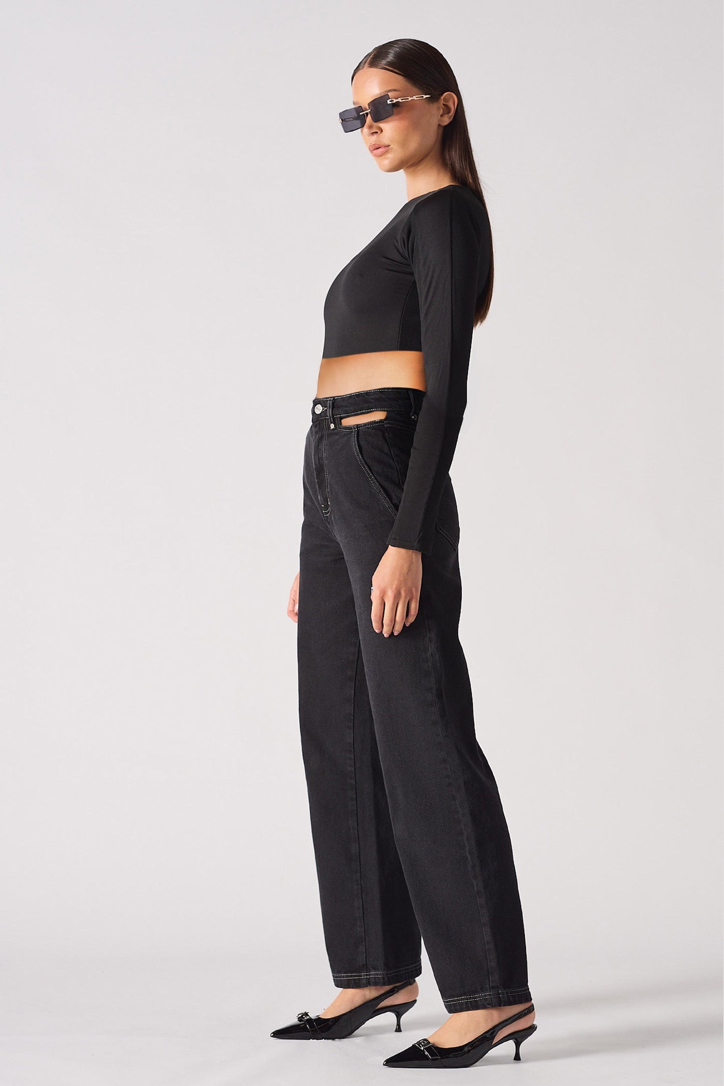 STRAIGHT LEG JEANS - BLACK