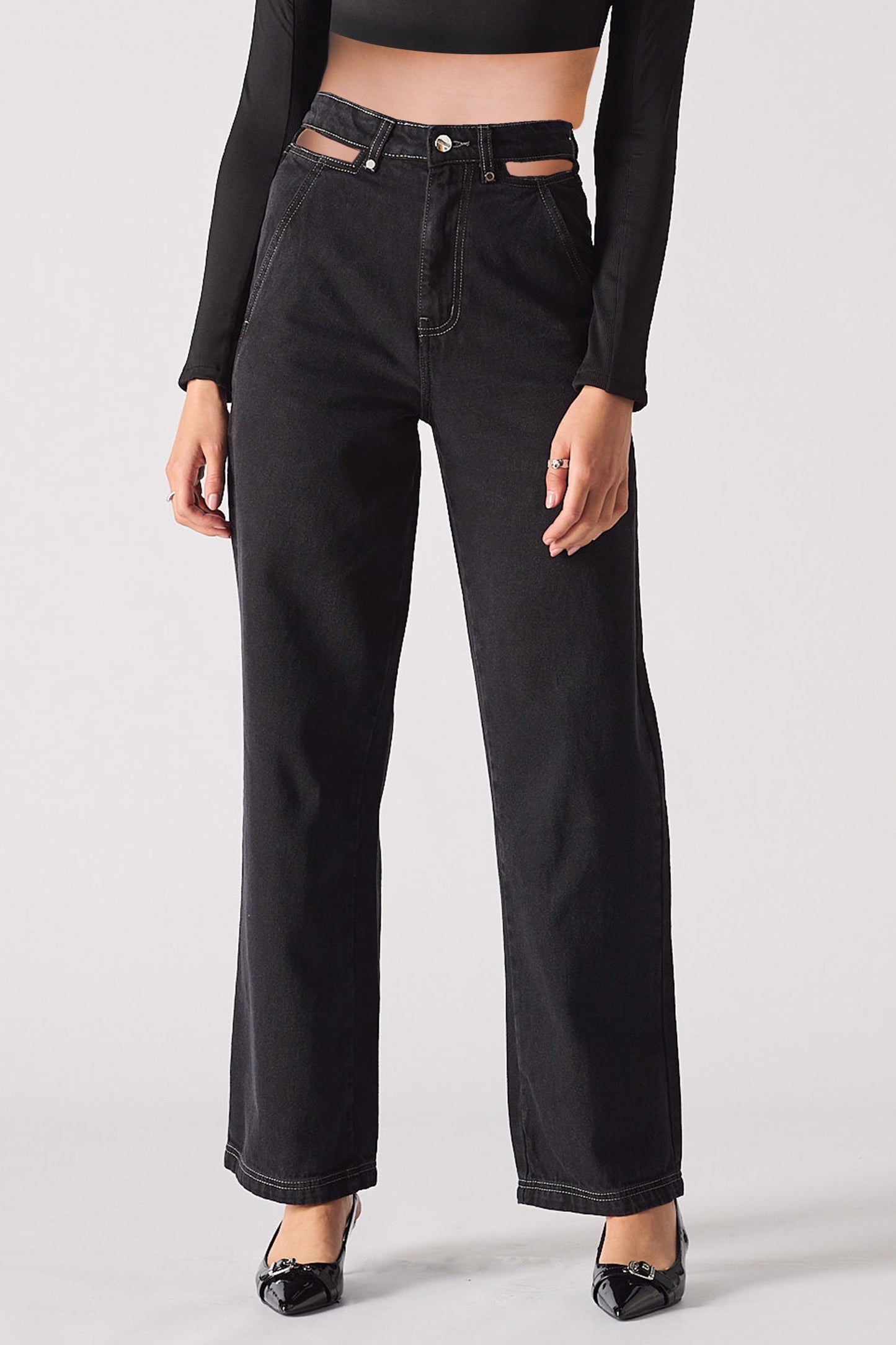 STRAIGHT LEG JEANS - BLACK
