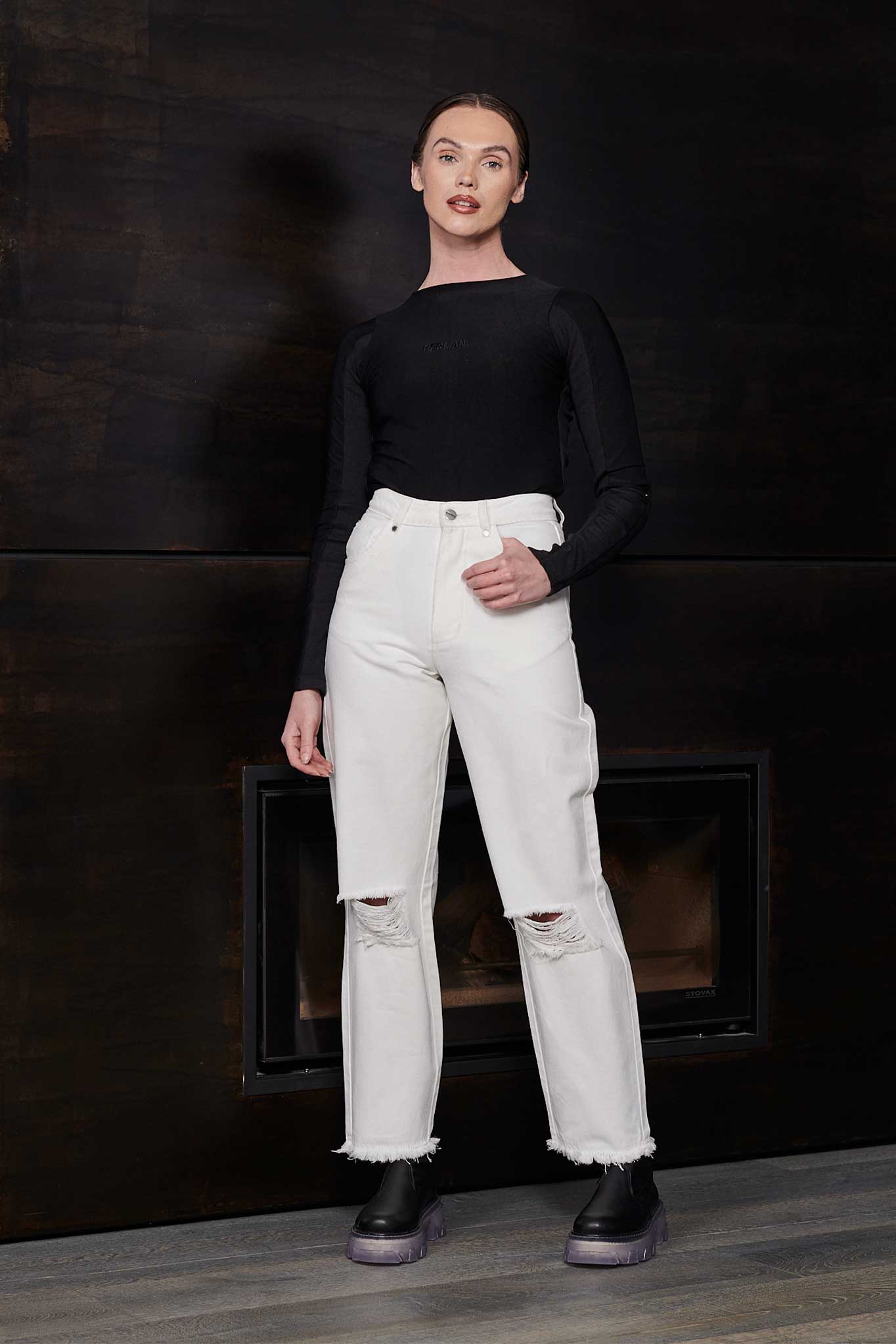 DISTRESSED STRAIGHT JEAN - WHITE